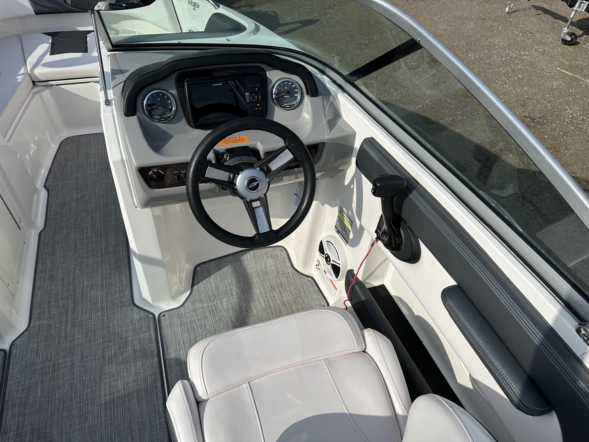 2019 Chaparral 21 H2O Ski & Fish OB W/ Mercury 150hp - Photo 9