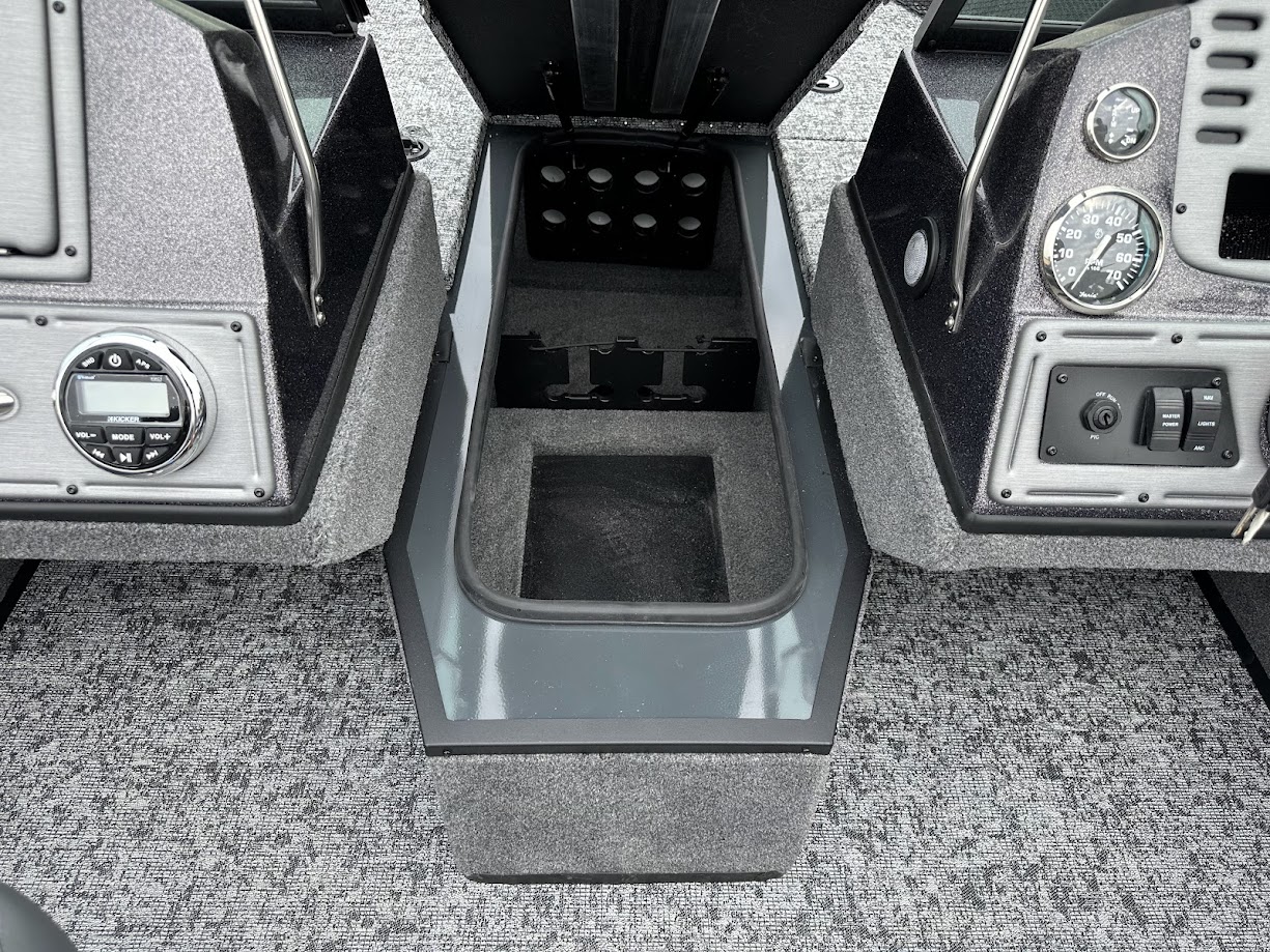 2025 Ranger Boats VS1782 ANGLER. Walk Through windshield. 150hp Mercury ProXS - Photo 20