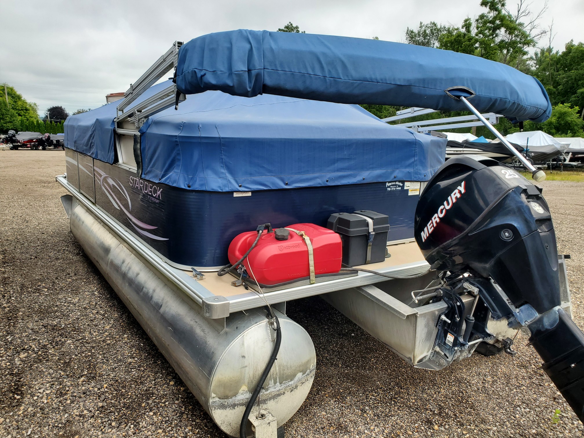2012 Starcraft STARDECK 180 CRUISE Pontoon w/25hp Mercury Four Stroke Bunk trailer! - Photo 4