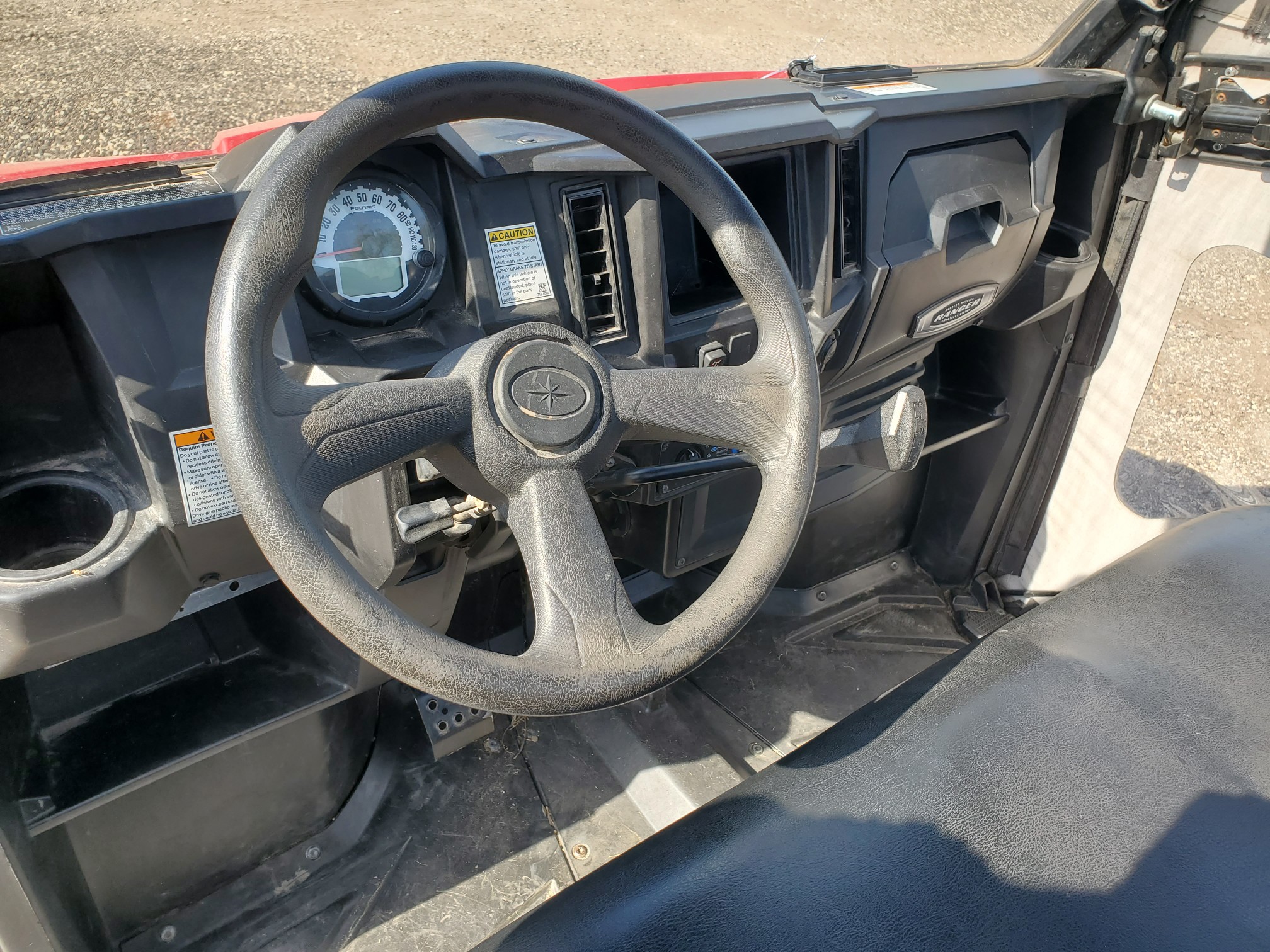 2015 Polaris Ranger 570 Mid-size.  Full cab w/heat! - Photo 11