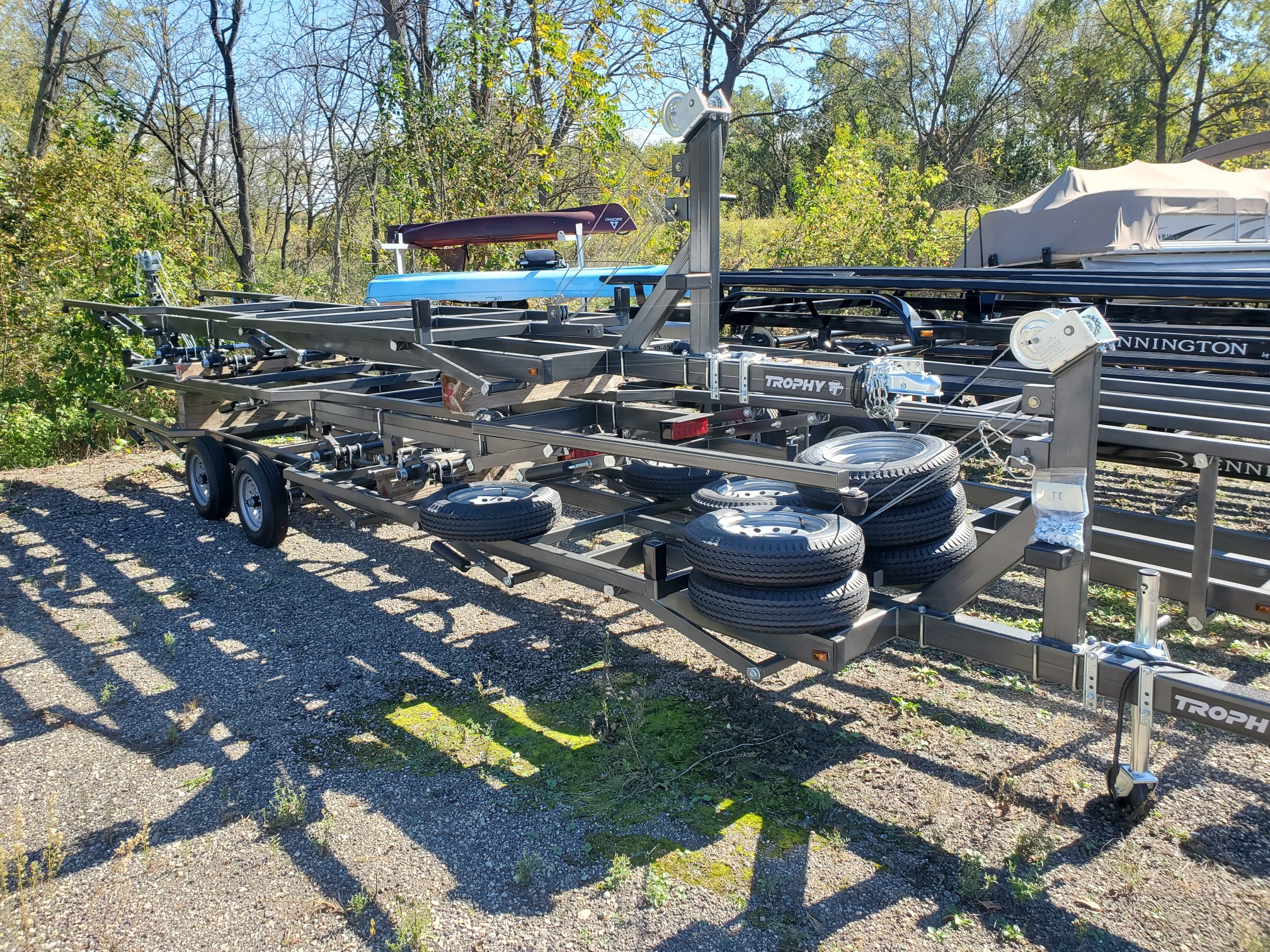 2026 Trophy Trailers PT22 22' Tandem axle scissors pontoon trailer - Photo 2