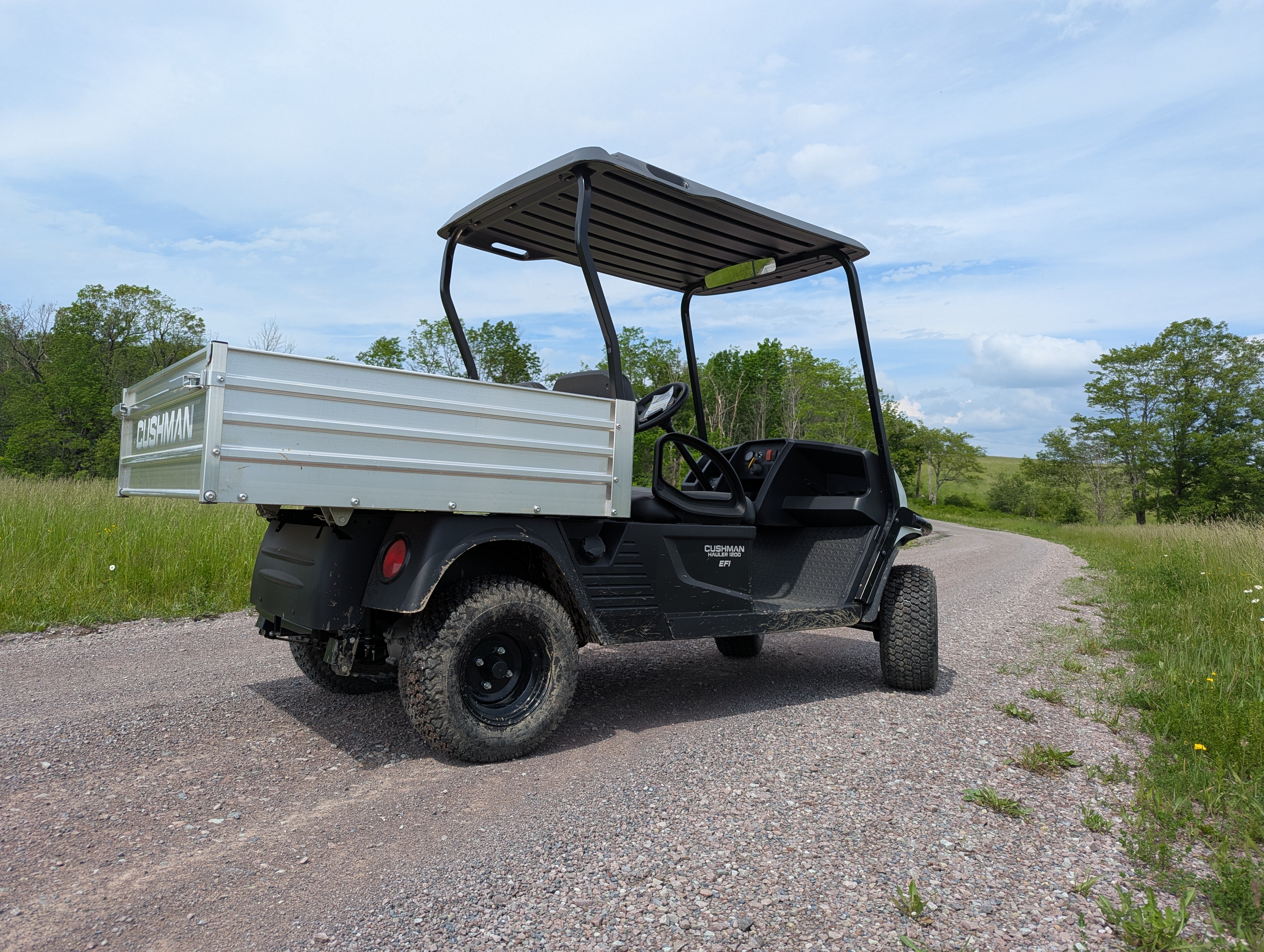 2024 Cushman HAULER 1200 EFI - Aluminum Electric Bed Lift - Photo 7