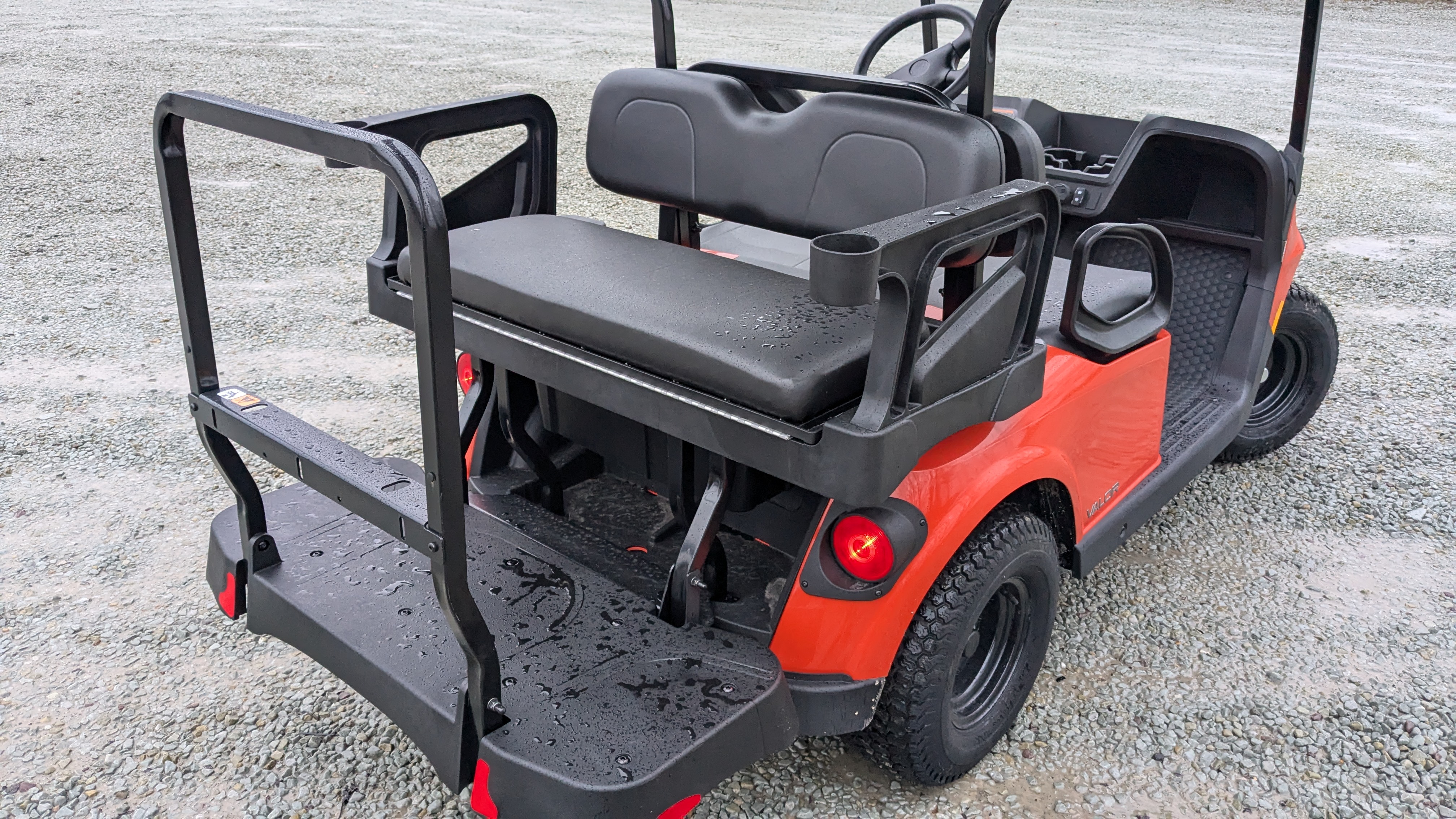 2025 E-Z-GO RXV Valor 4 48V - Photo 5