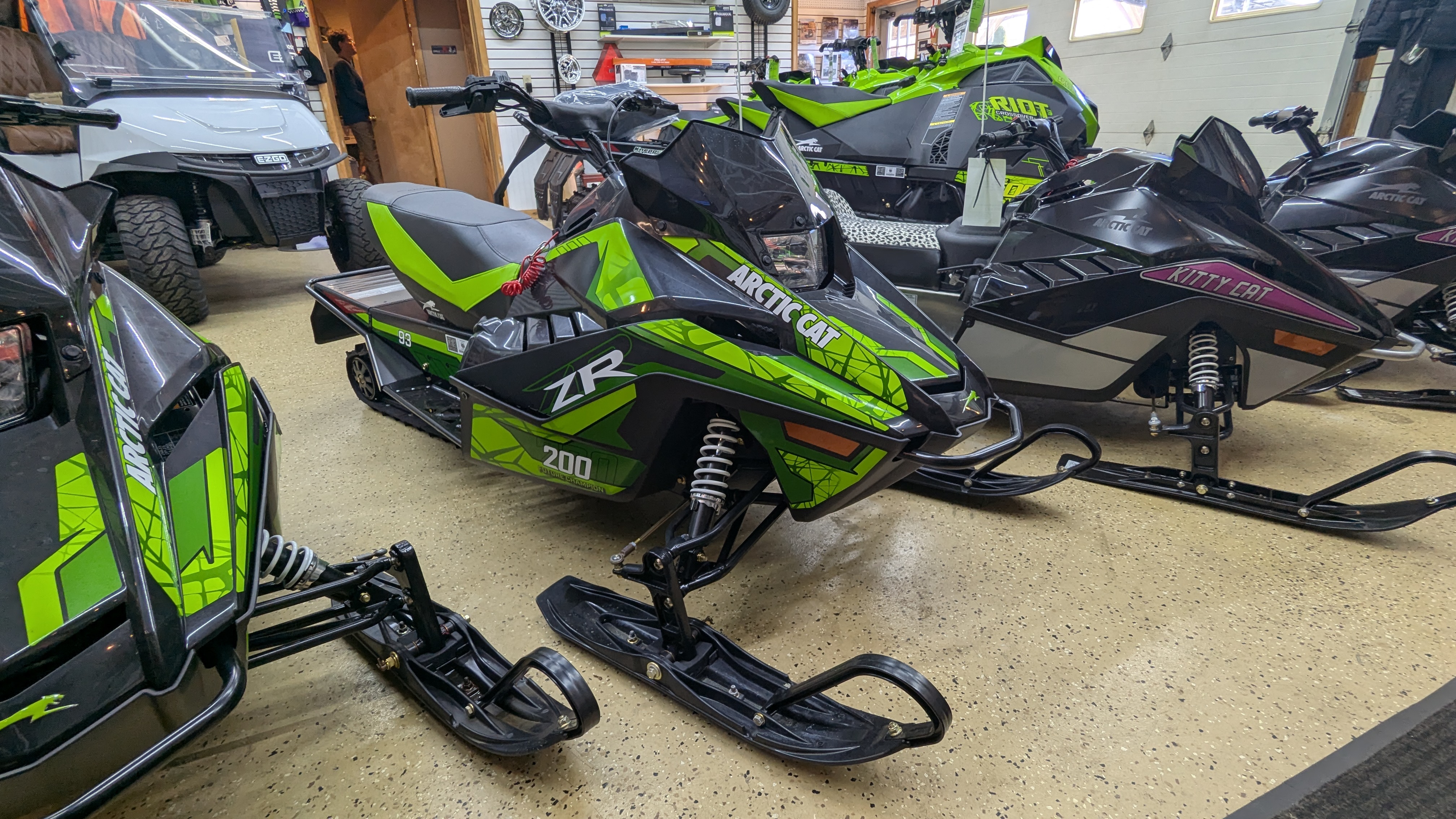 2025 Arctic Cat ZR 200