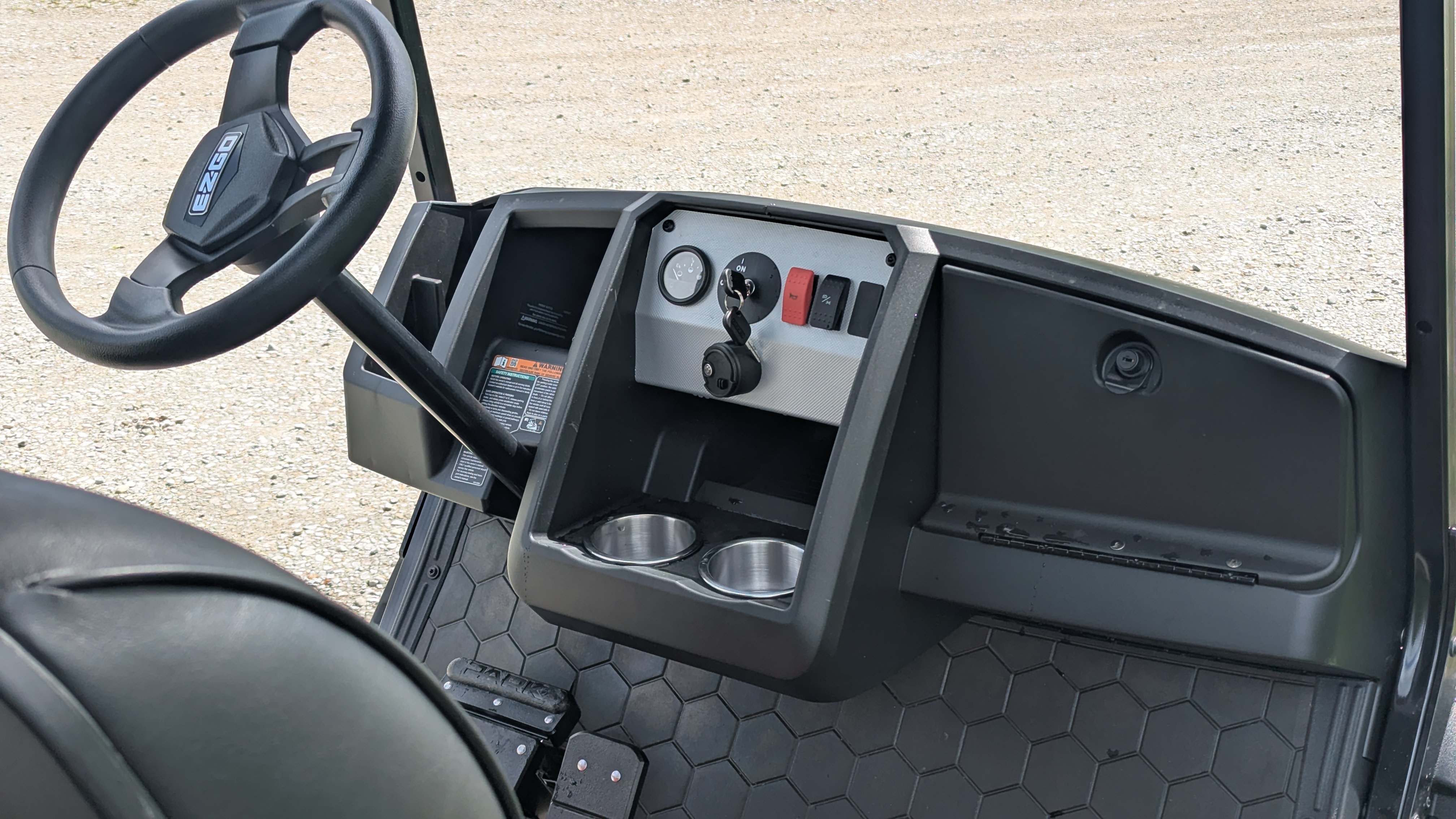 2025 E-Z-GO Express 6 Gas Lifted - Photo 6