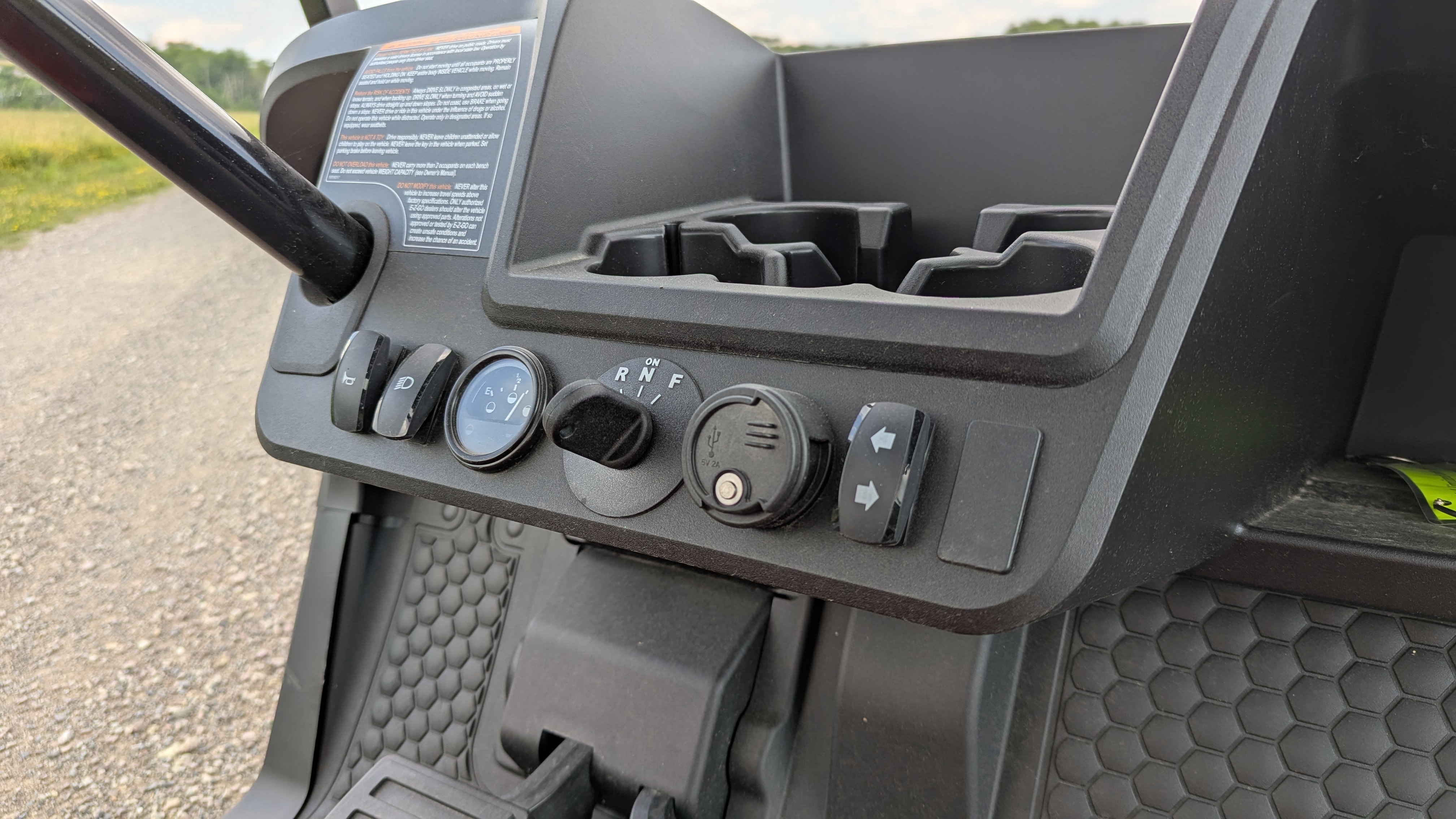 2025 E-Z-GO Valor 4 Electric - Photo 5