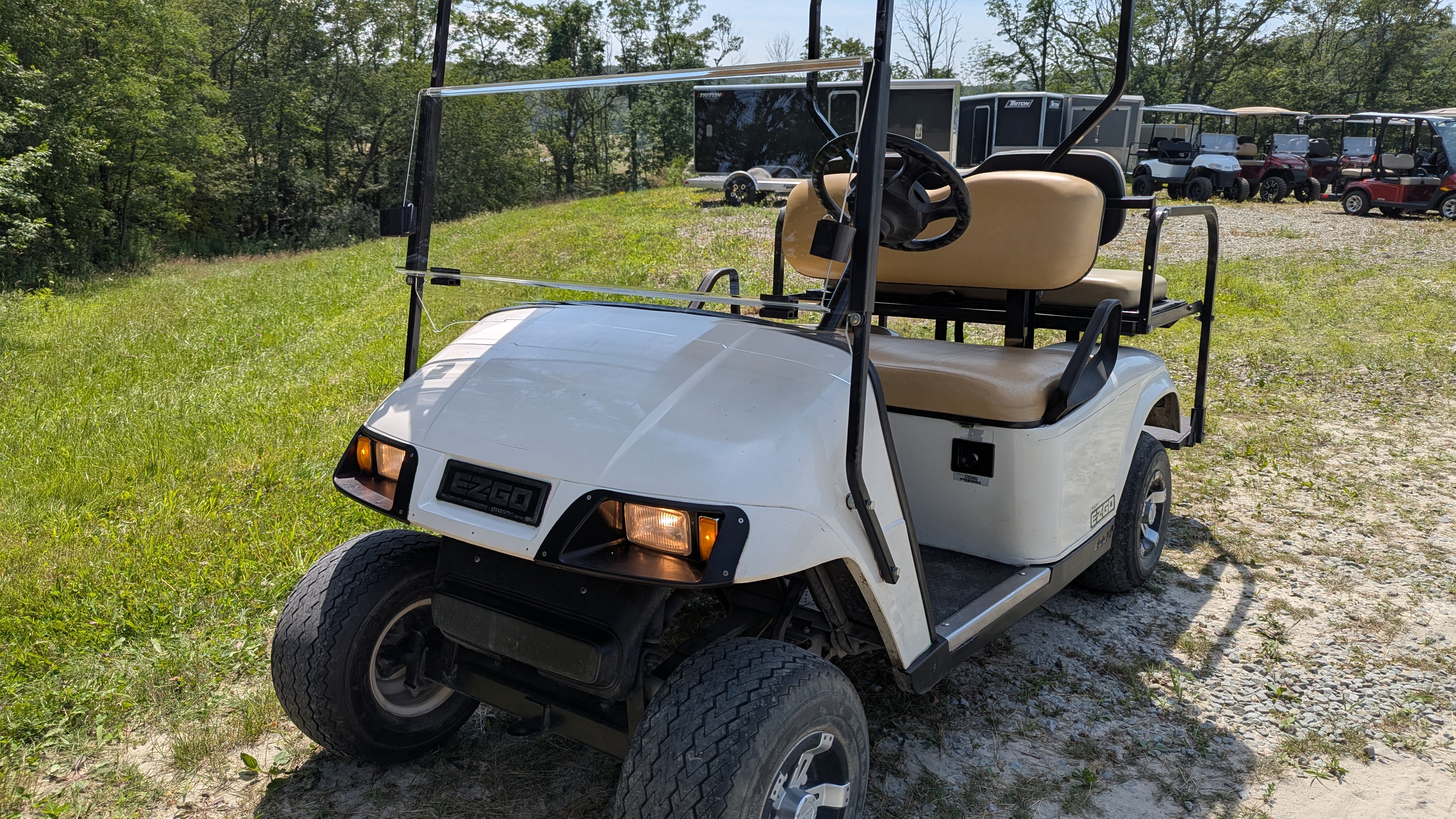 2010 E-Z-GO TXT Gas - Photo 2