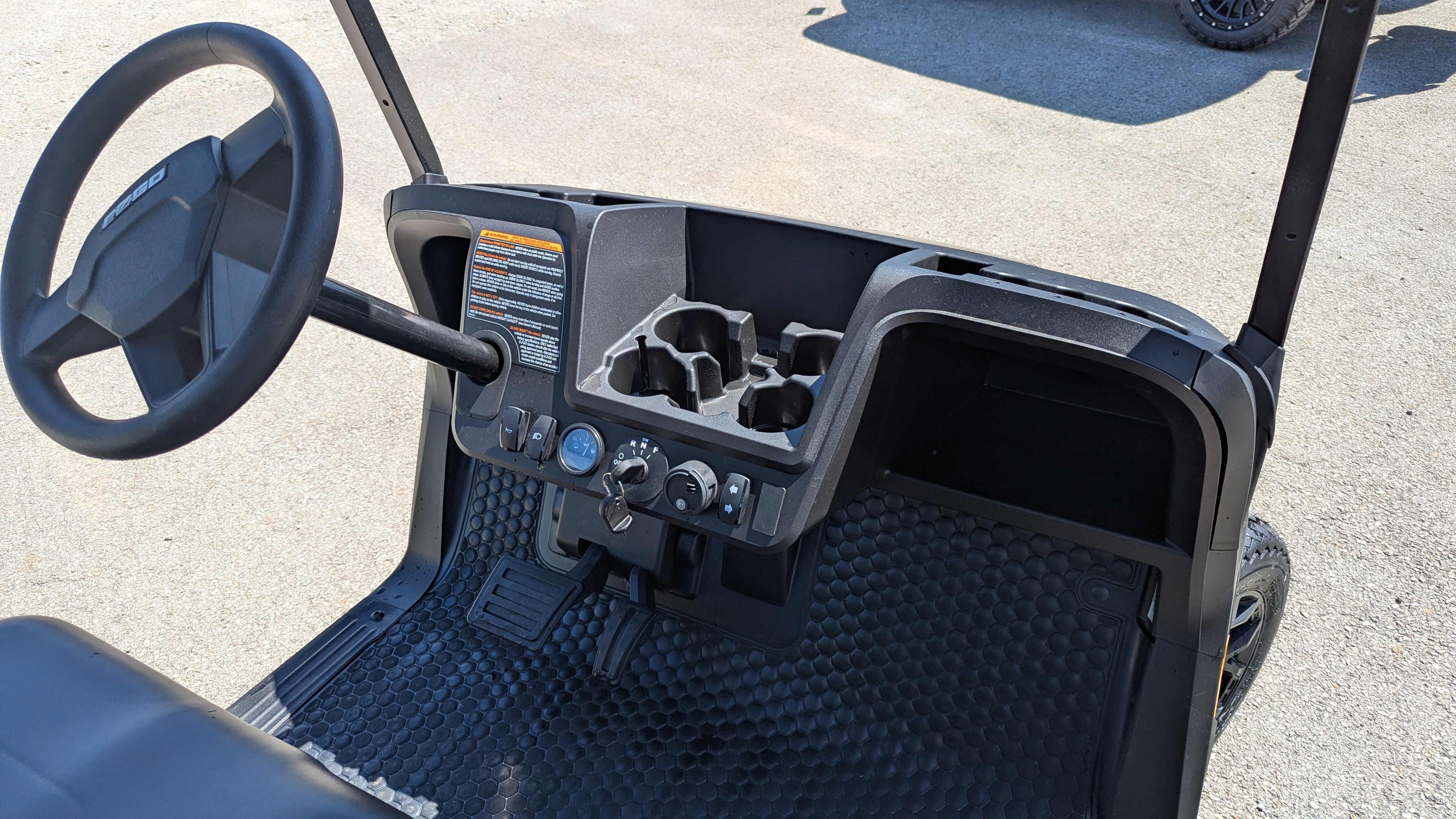 New 2026 E-Z-GO RXV 4 Valor S+ 48V for sale in Berlin, PA