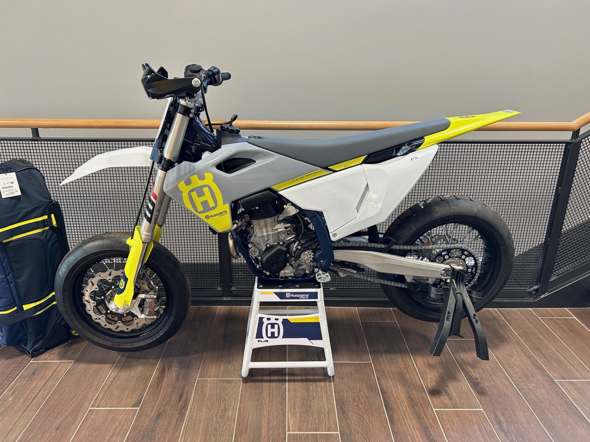 【K・K・R】　26型 BWX STREET Amazon | Retrospec Sully Klunker 高張力スチールフレーム