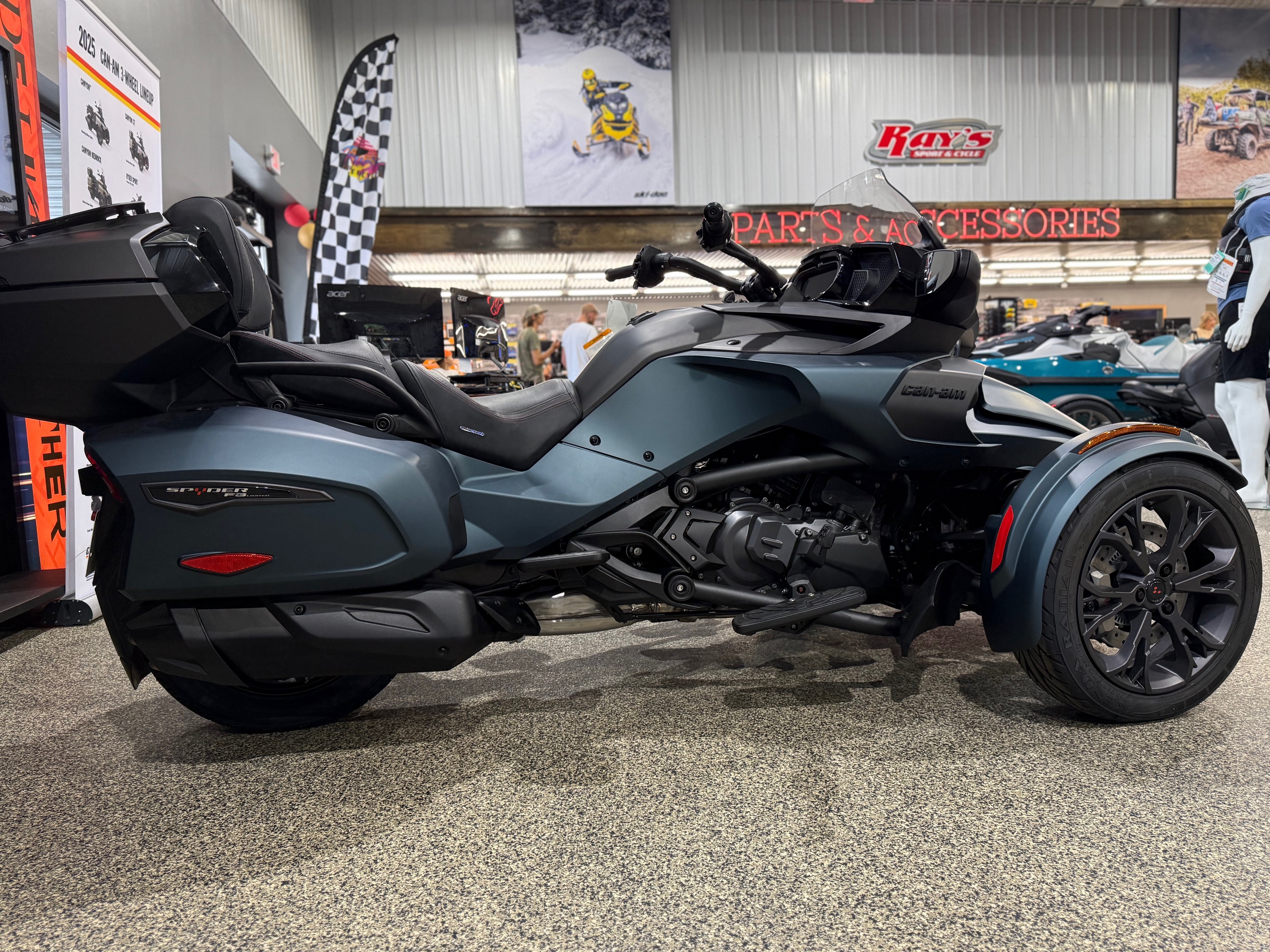 2023 Can-Am SPYDER F3 LIMITED SS - Photo 9