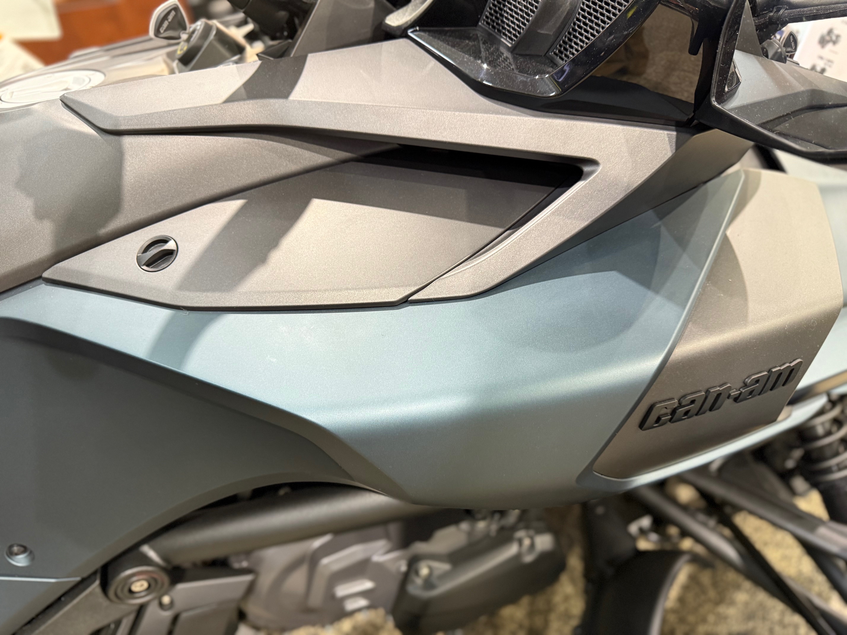 2023 Can-Am SPYDER F3 LIMITED SS - Photo 11