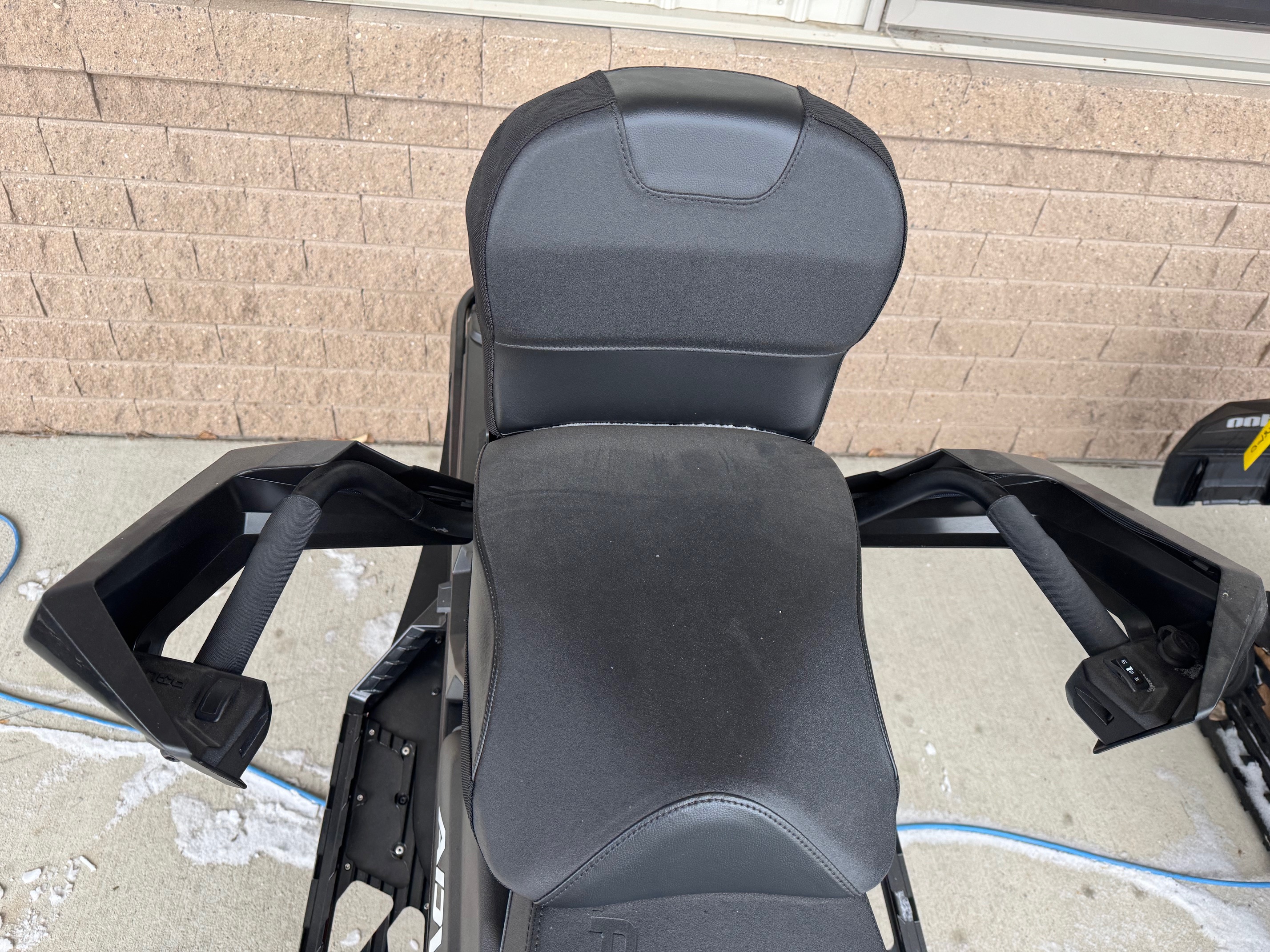 2024 Polaris 650 INDY ADVENTURE 137 7S - Photo 16