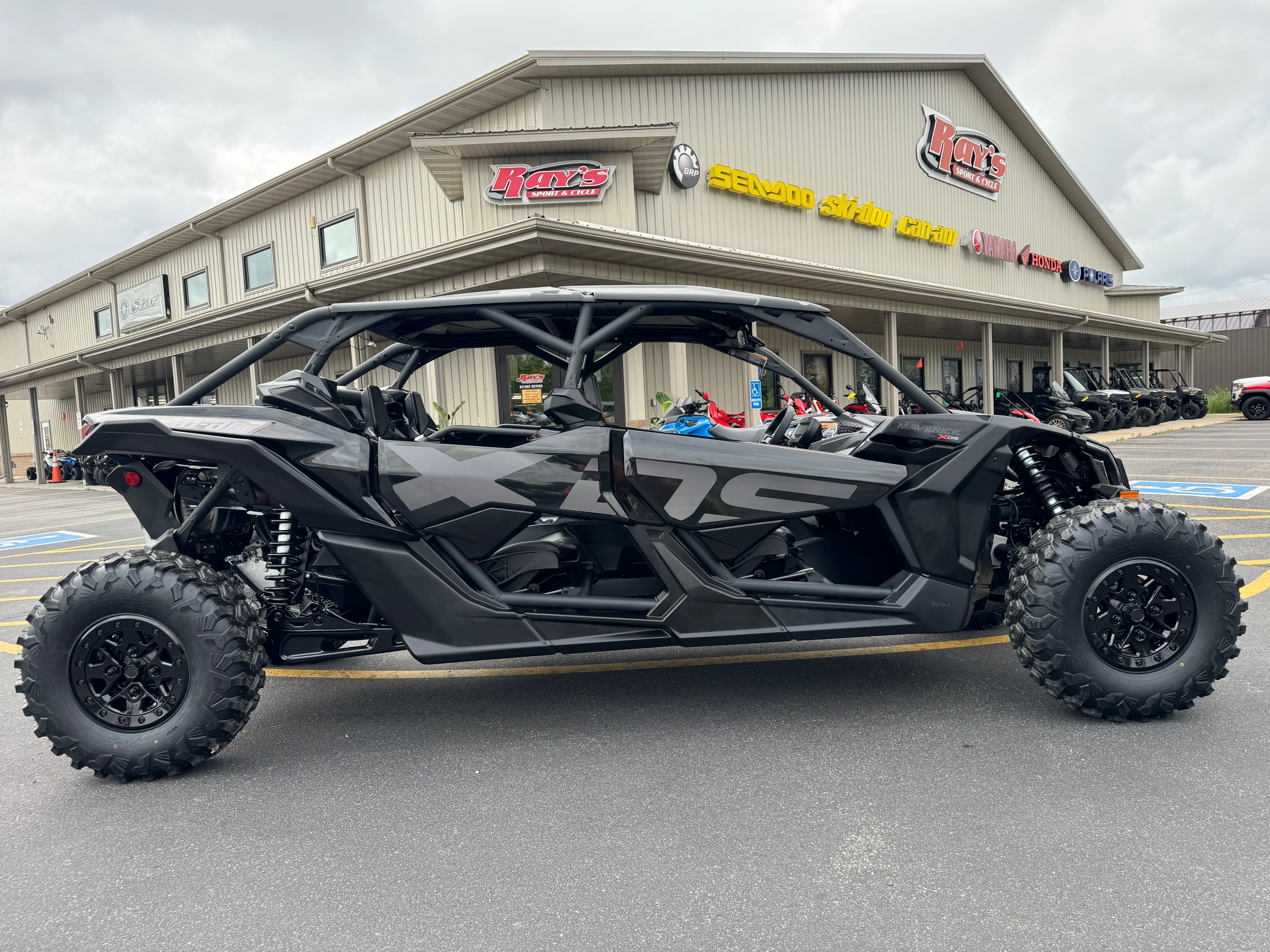 2025 Can-Am MAVERICK MAX X3 X DS TURBO RR - Photo 6