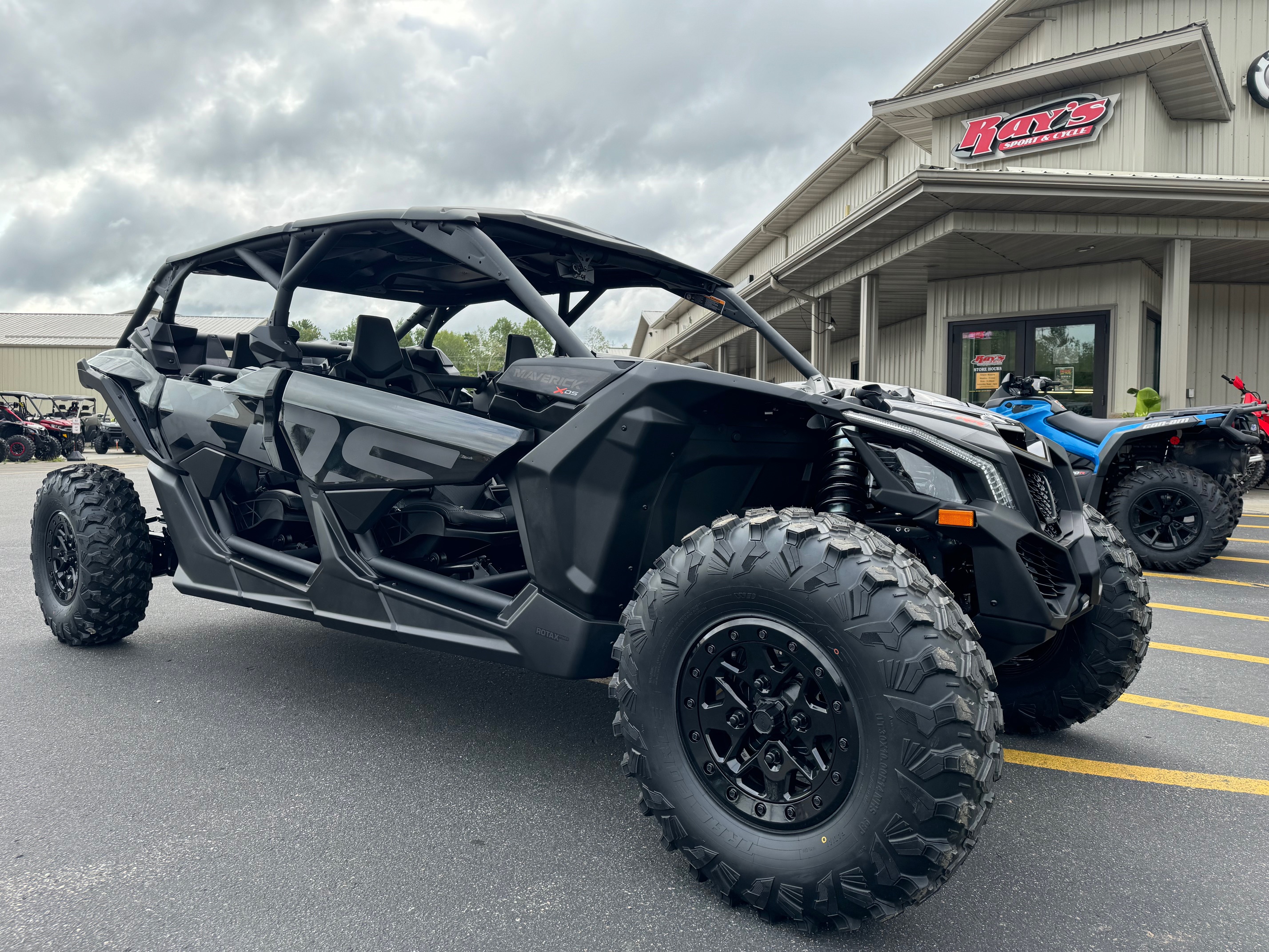 2025 Can-Am MAVERICK MAX X3 X DS TURBO RR - Photo 7