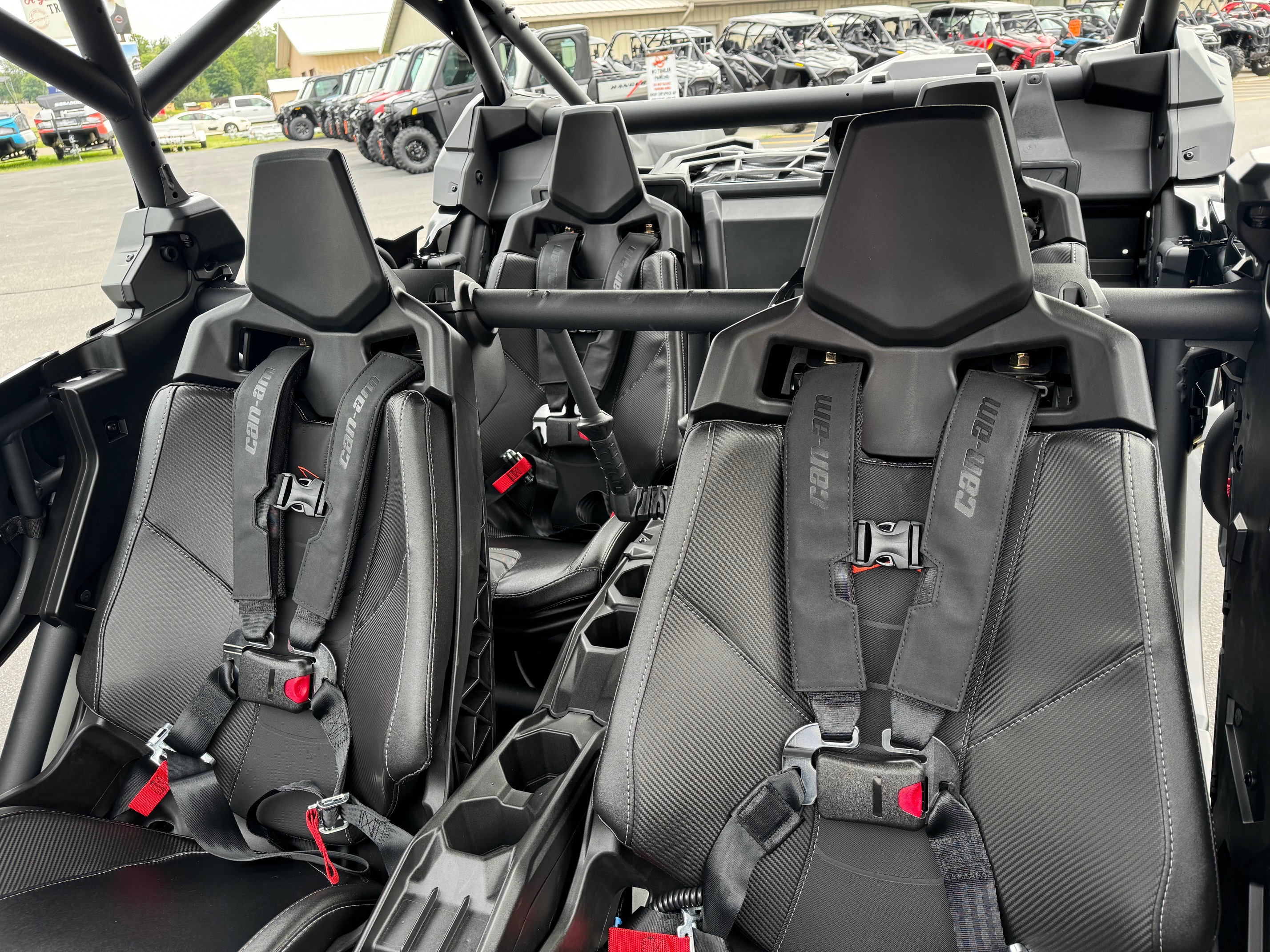 2025 Can-Am MAVERICK MAX X3 X DS TURBO RR - Photo 10