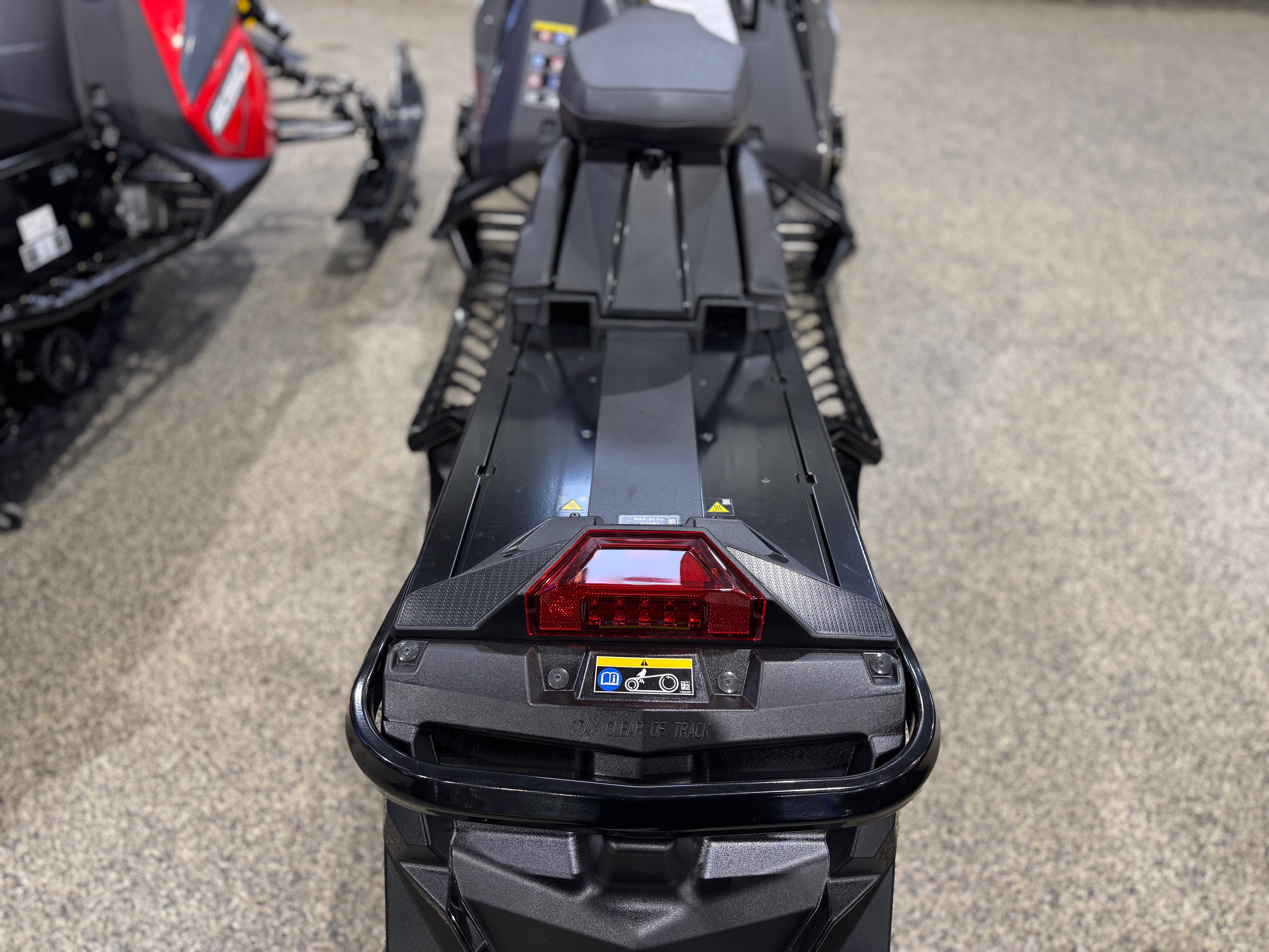 2025 Polaris INDY VR1 137 650 7S - Photo 17