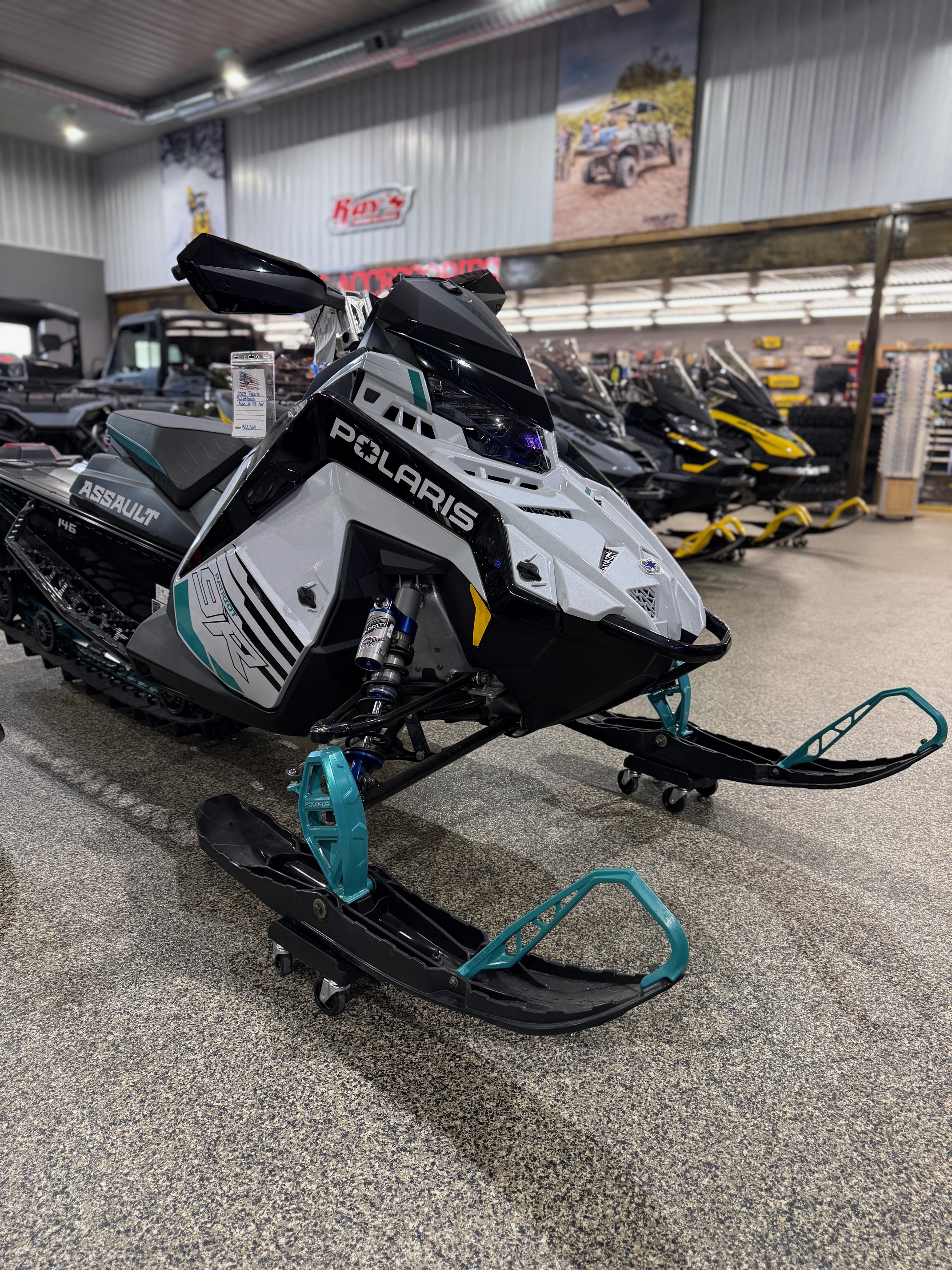 2025 Polaris SWITCHBACK ASSAULT 9R 146 - Photo 8