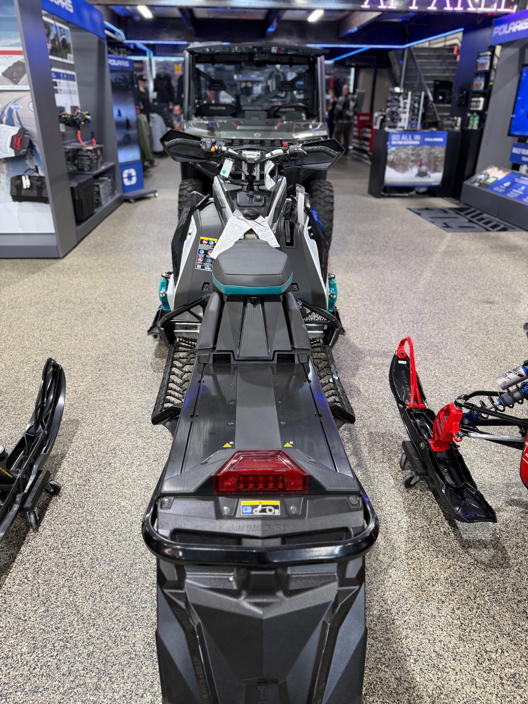 2025 Polaris SWITCHBACK ASSAULT 9R 146 - Photo 13
