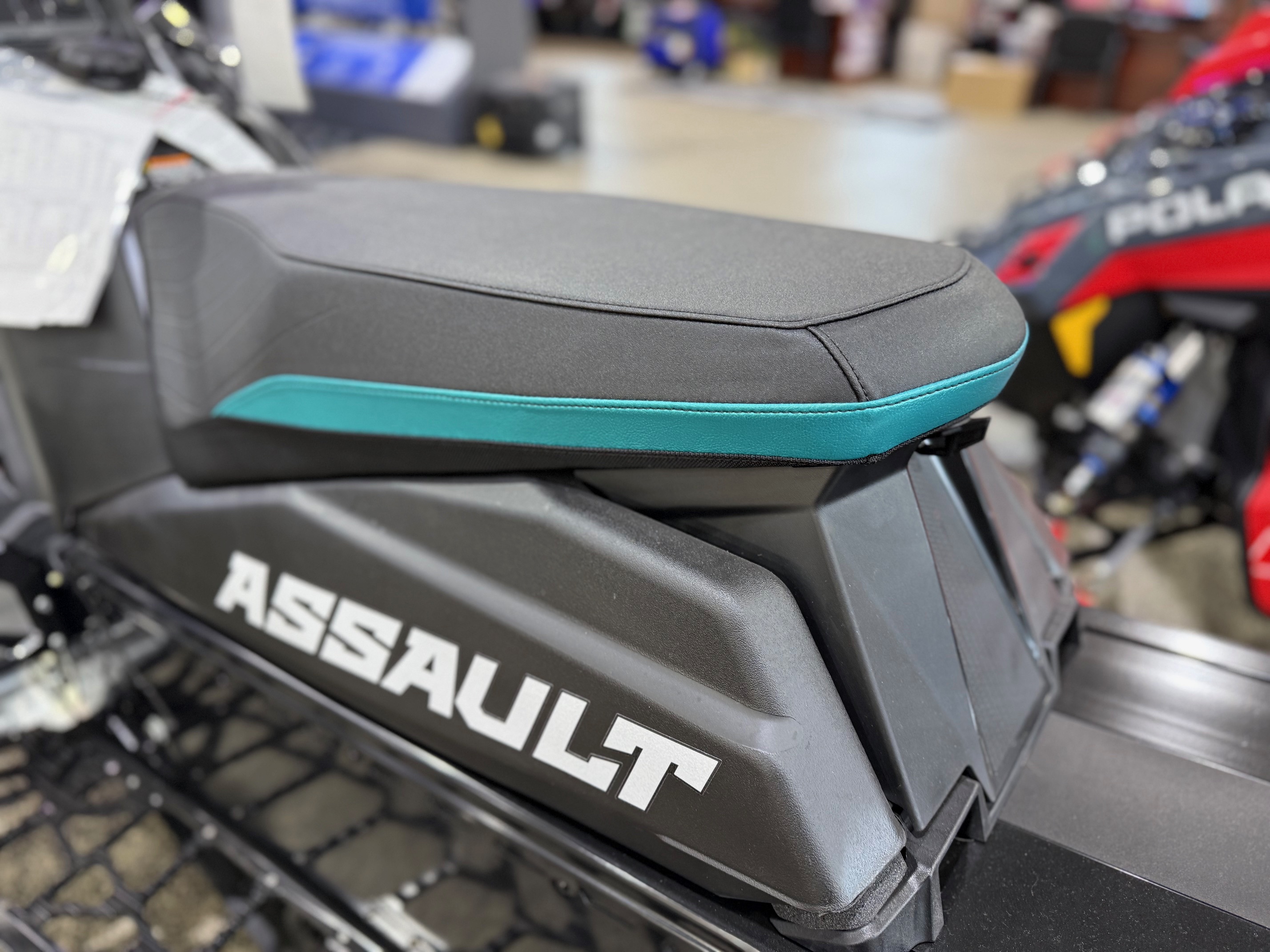 2025 Polaris SWITCHBACK ASSAULT 9R 146 - Photo 15