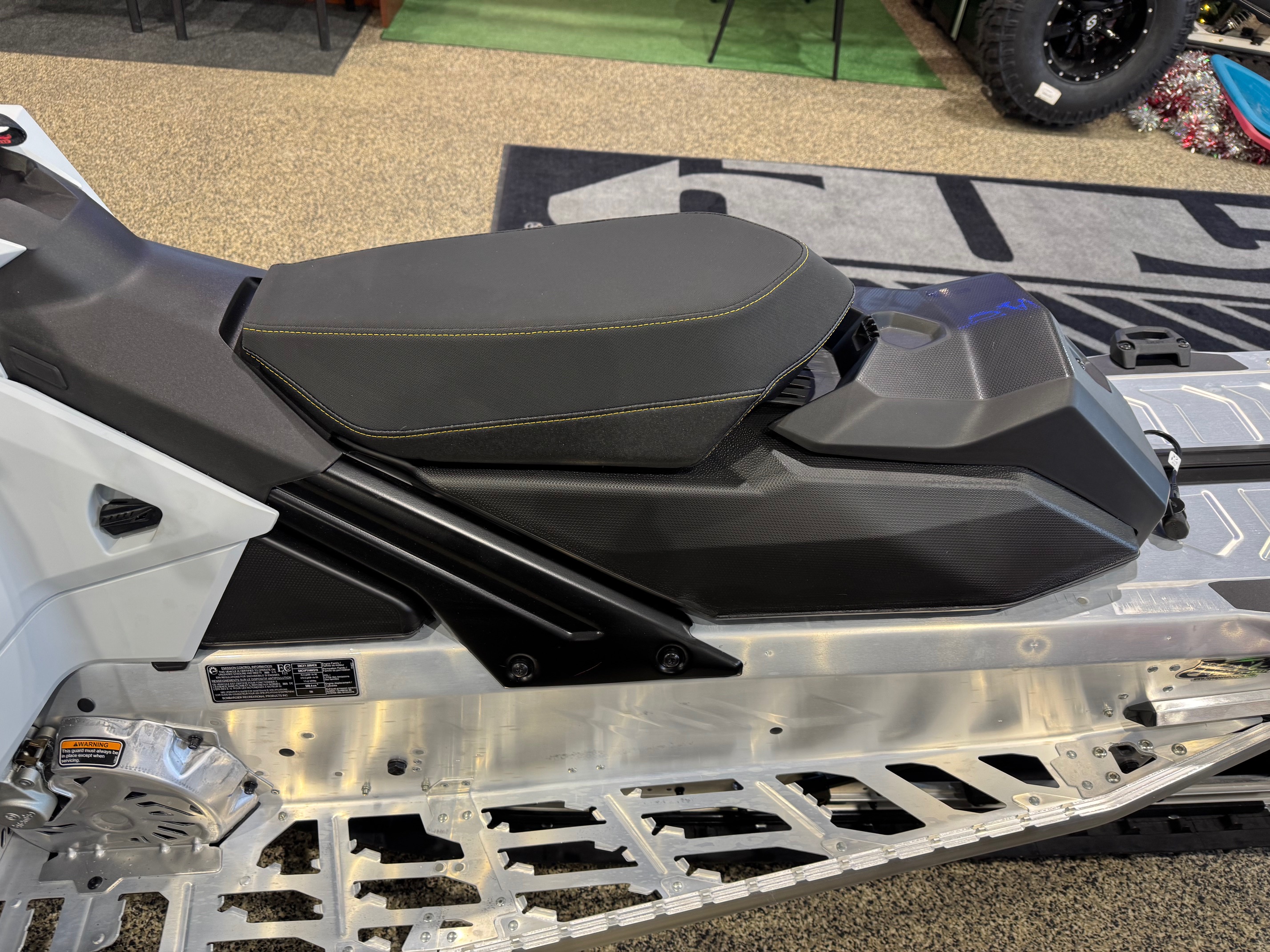2025 Ski-Doo SUMMIT NEO 600 EFI - Photo 5