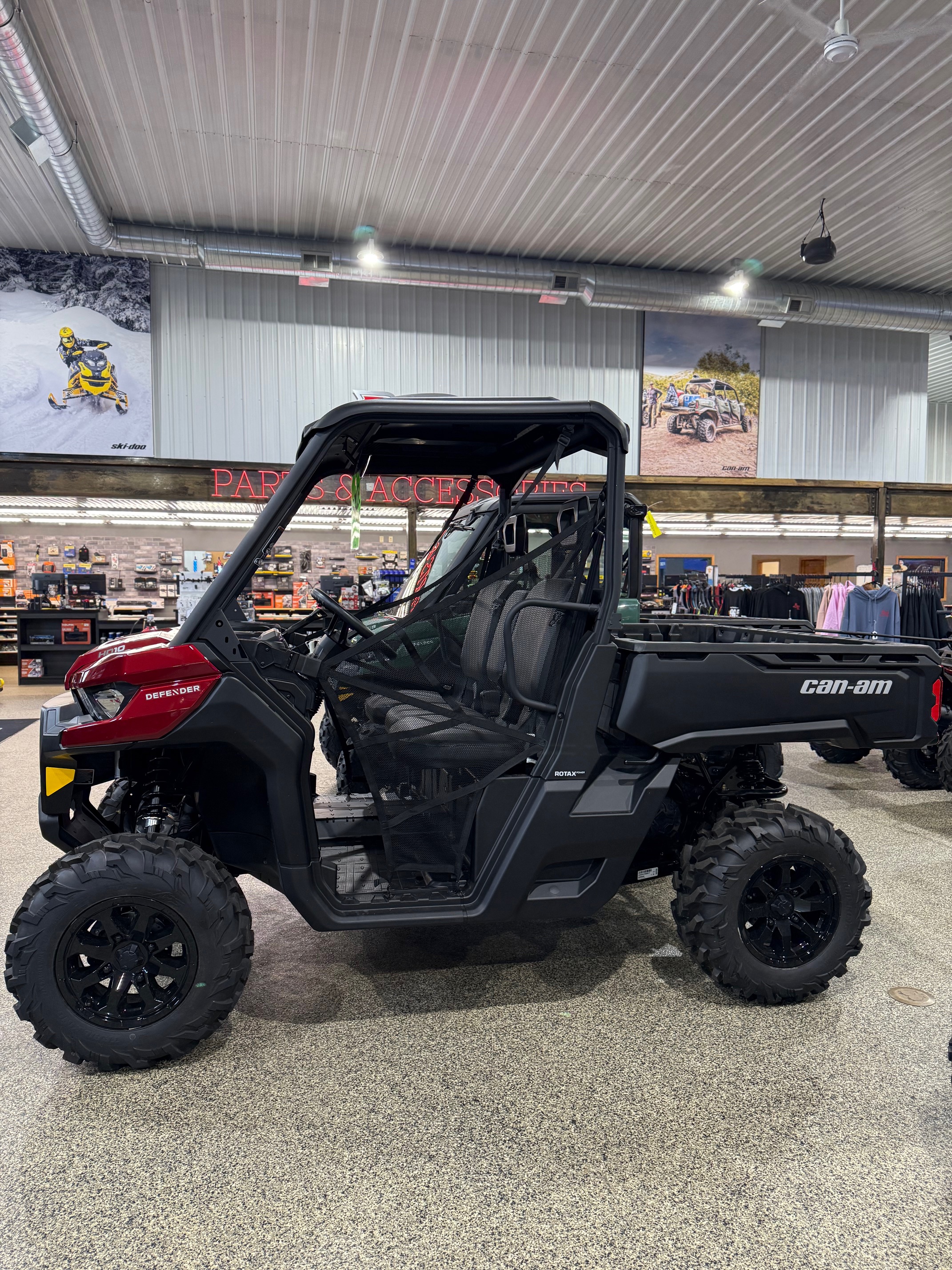 2025 Can-Am DEFENDER DPS HD10 - Photo 6
