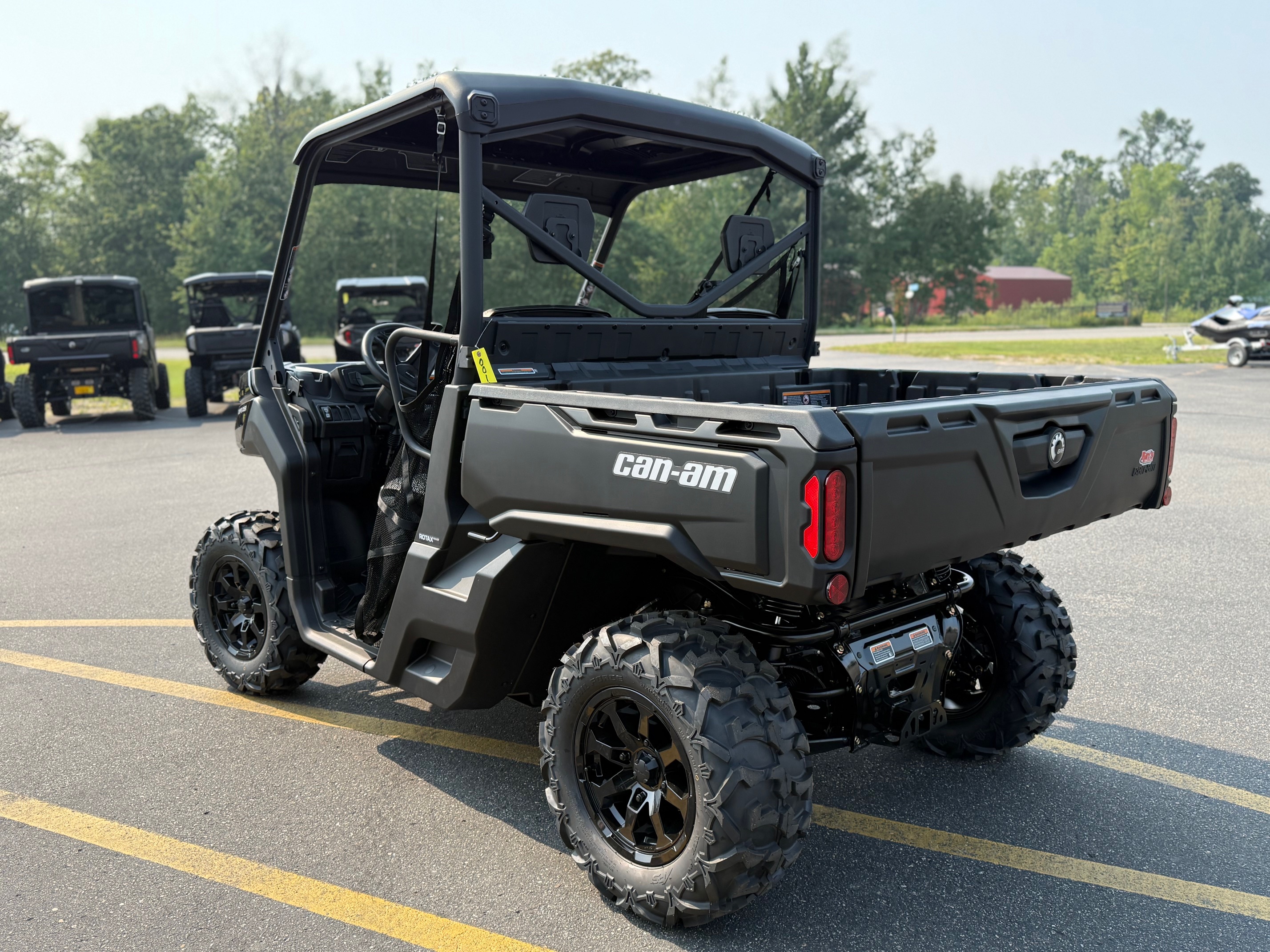 2025 Can-Am DEFENDER DPS HD9 - Photo 5