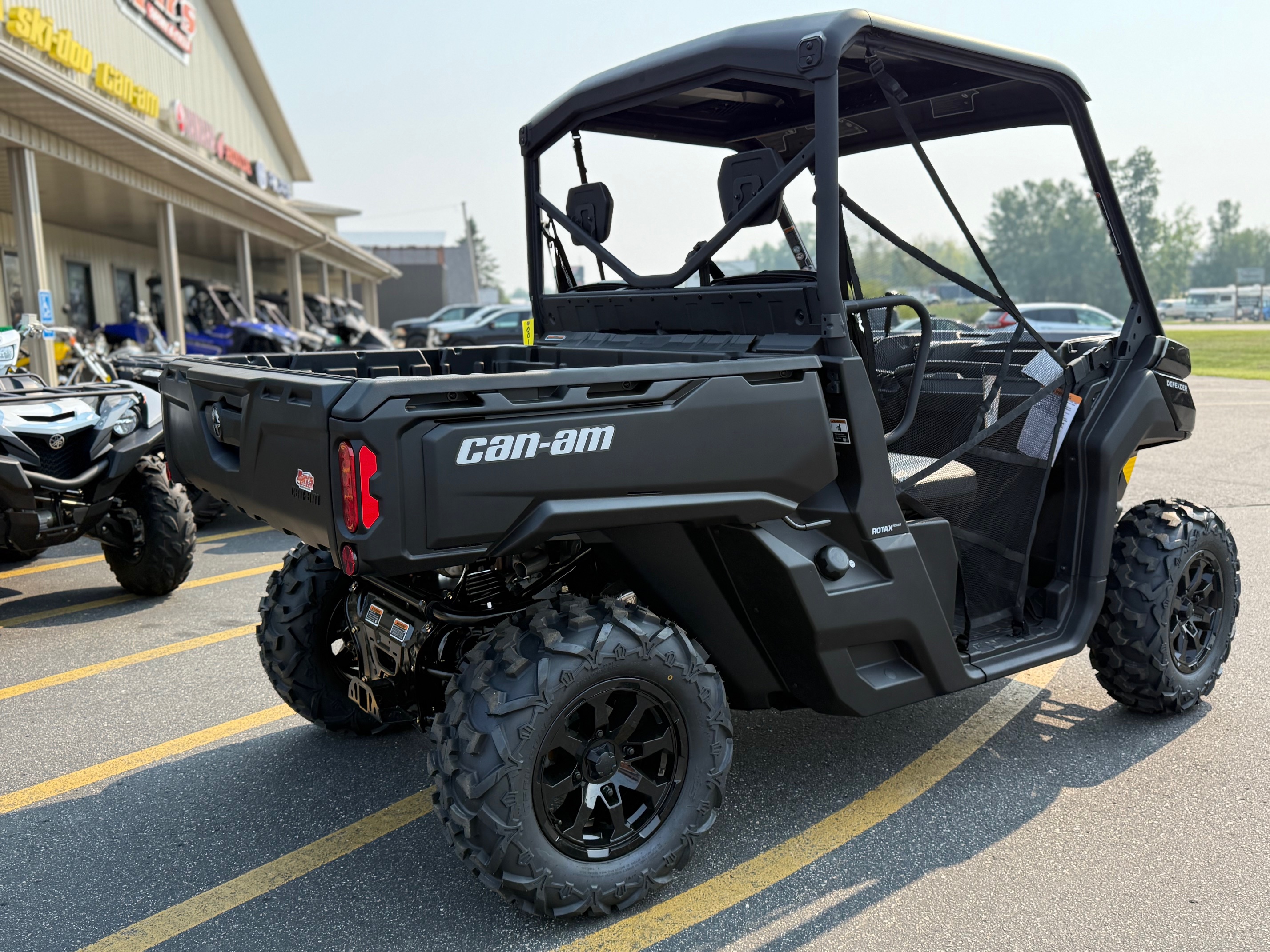 2025 Can-Am DEFENDER DPS HD9 - Photo 7