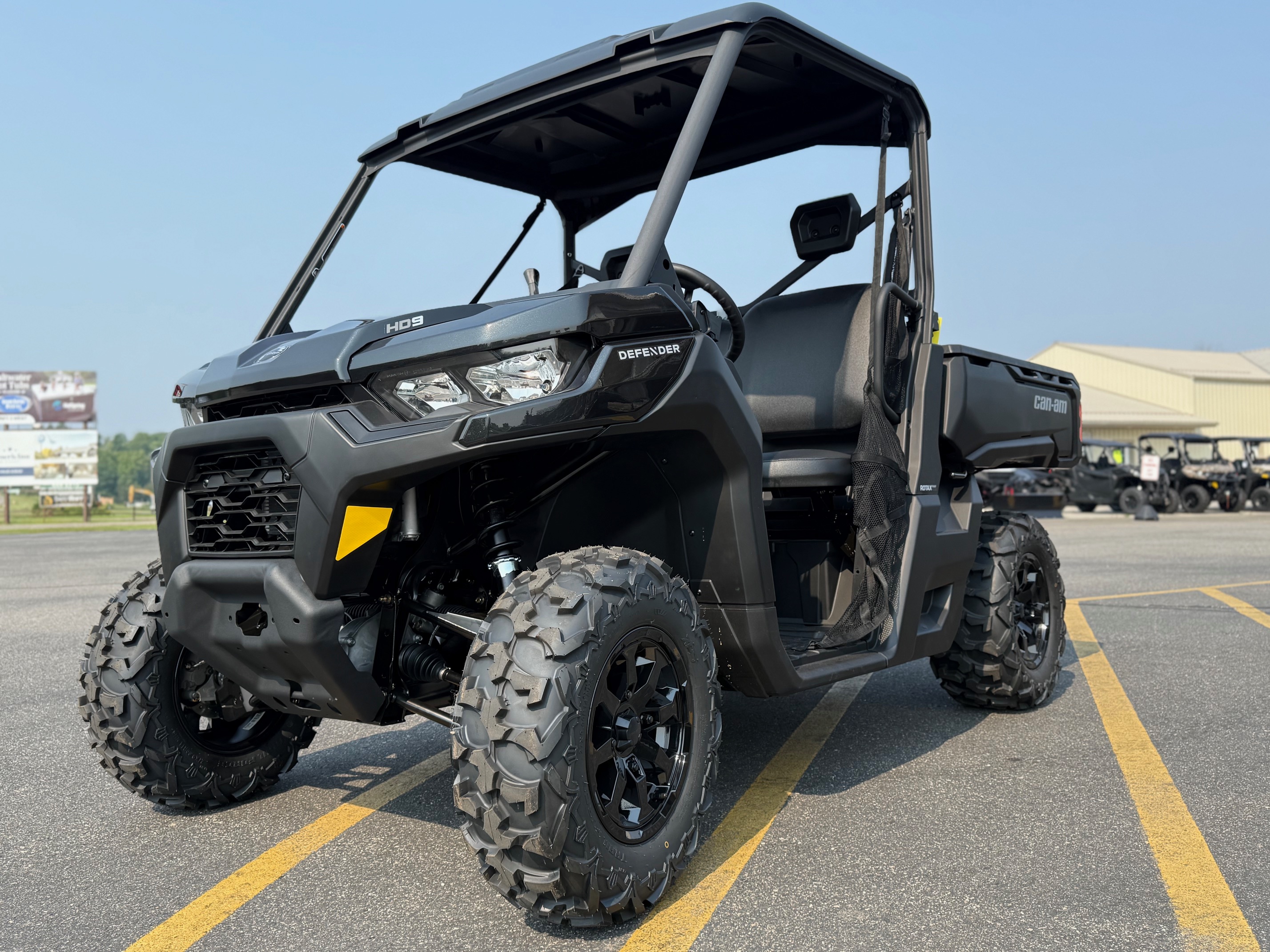 2025 Can-Am DEFENDER DPS HD9 - Photo 11