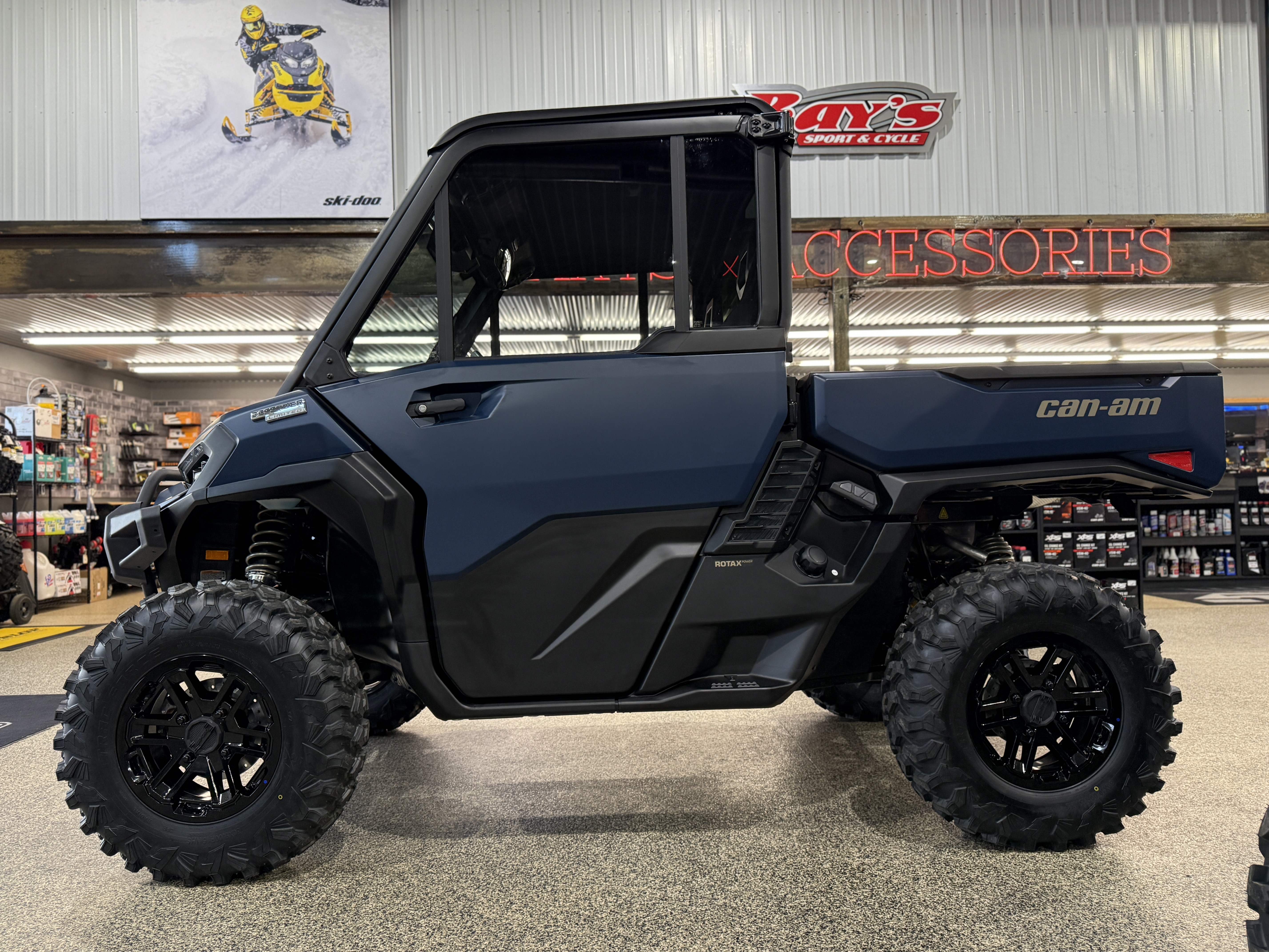 2026 Can-Am DEFENDER LIMITED HD11 - Photo 2