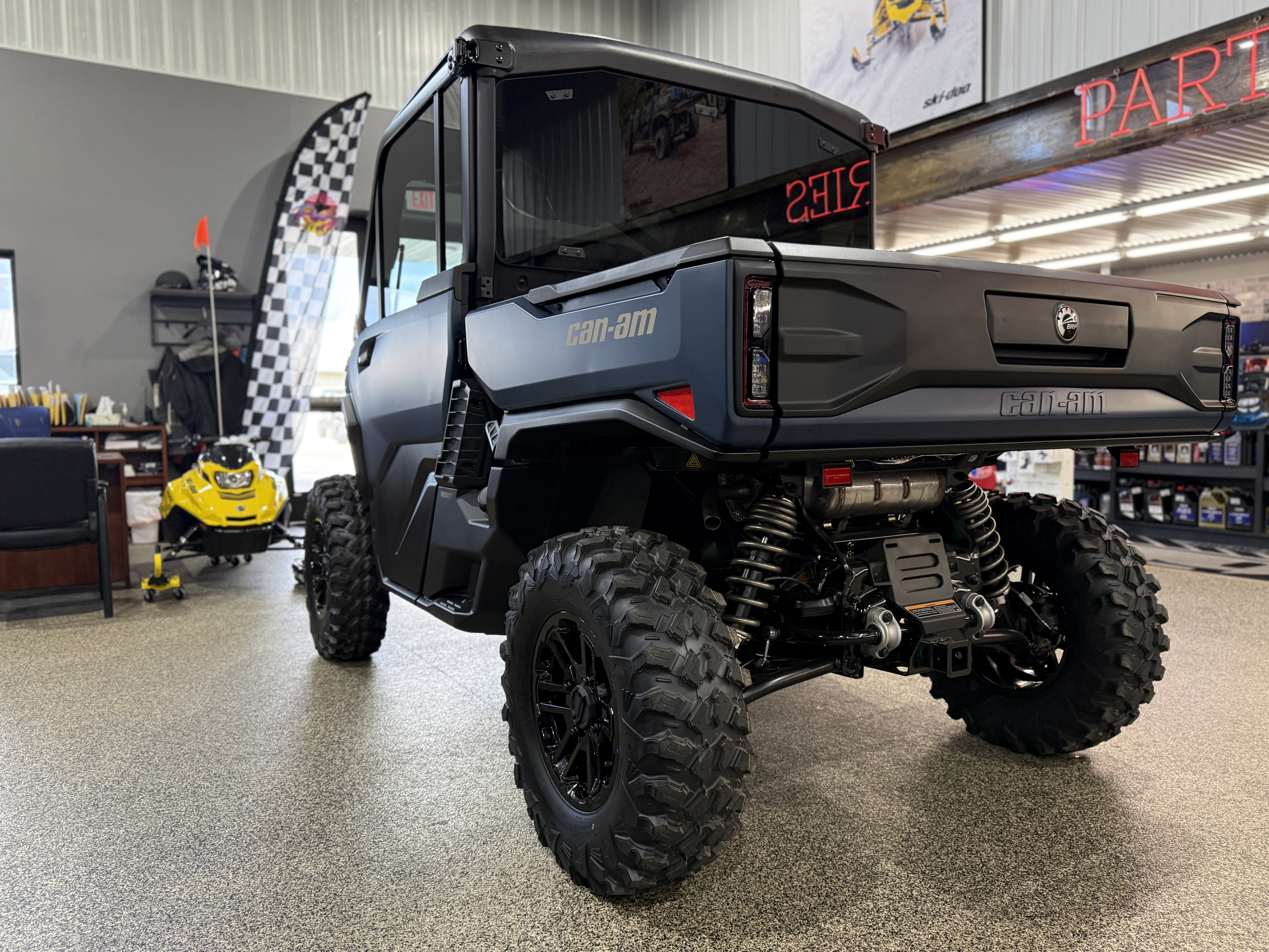 2026 Can-Am DEFENDER LIMITED HD11 - Photo 3