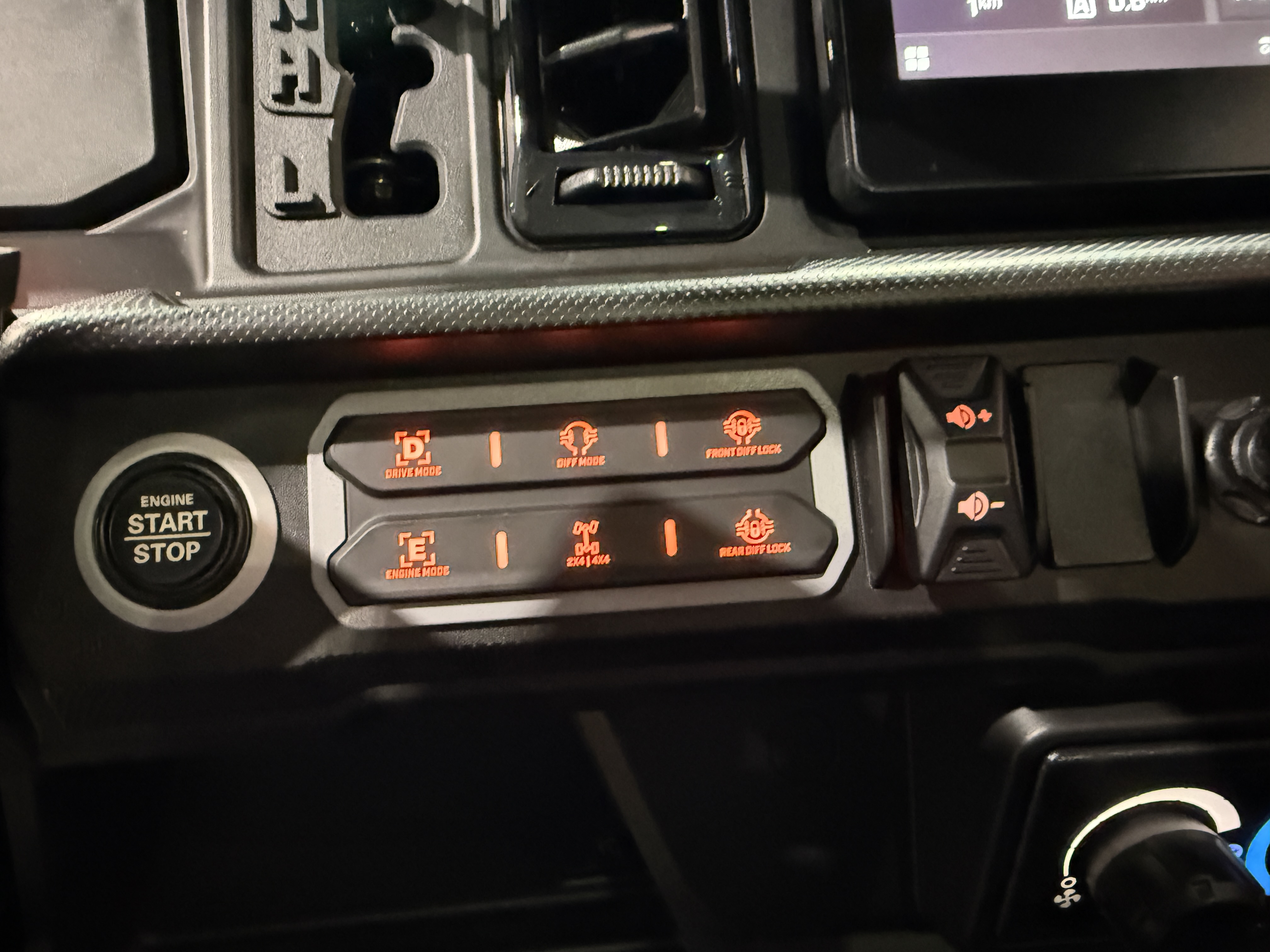 2026 Can-Am DEFENDER LIMITED HD11 - Photo 17