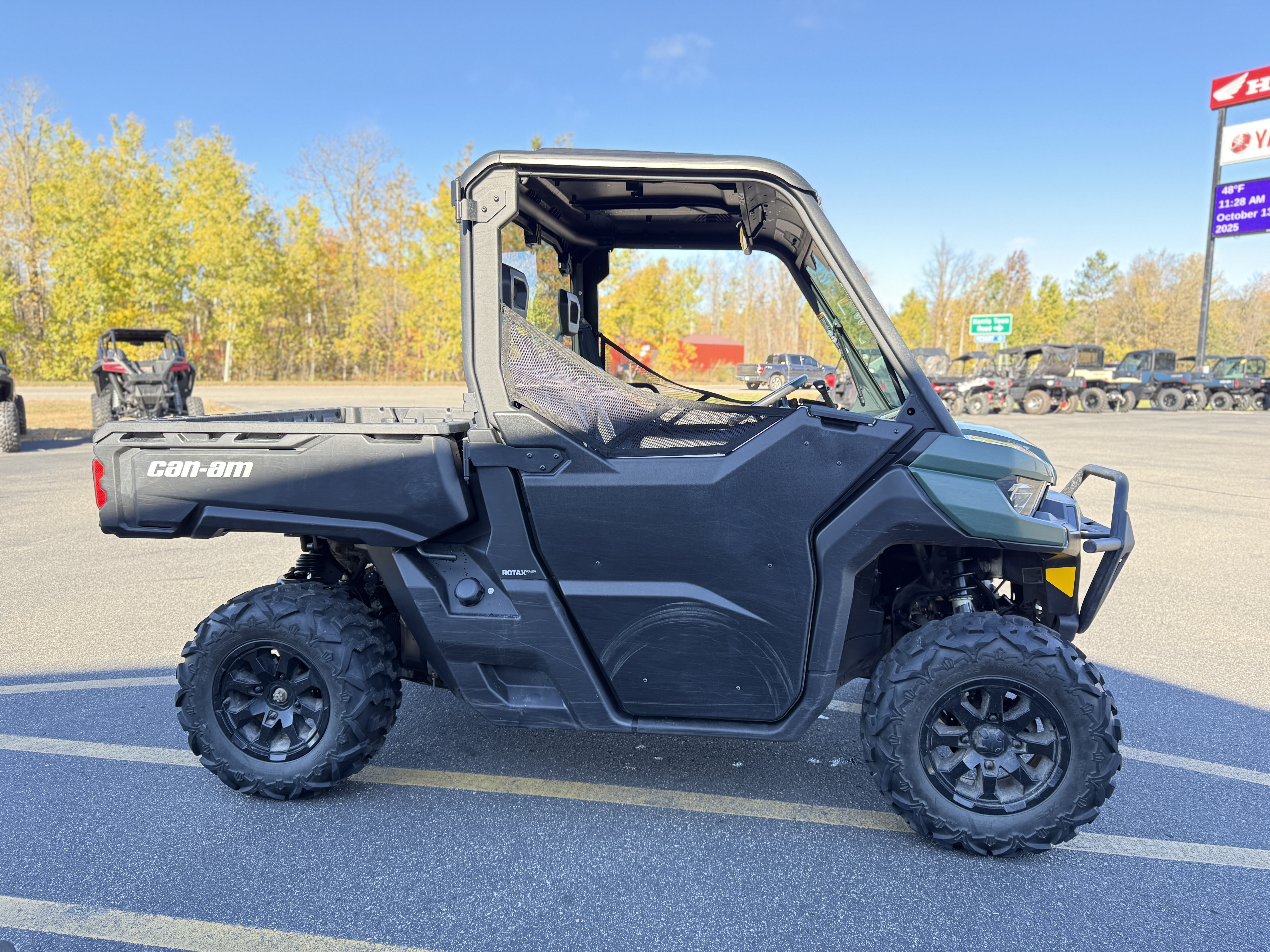 2023 Can-Am DEF DPS HD7 WITH HALF DOORS & FRONT AND REAR PANELS - Photo 2