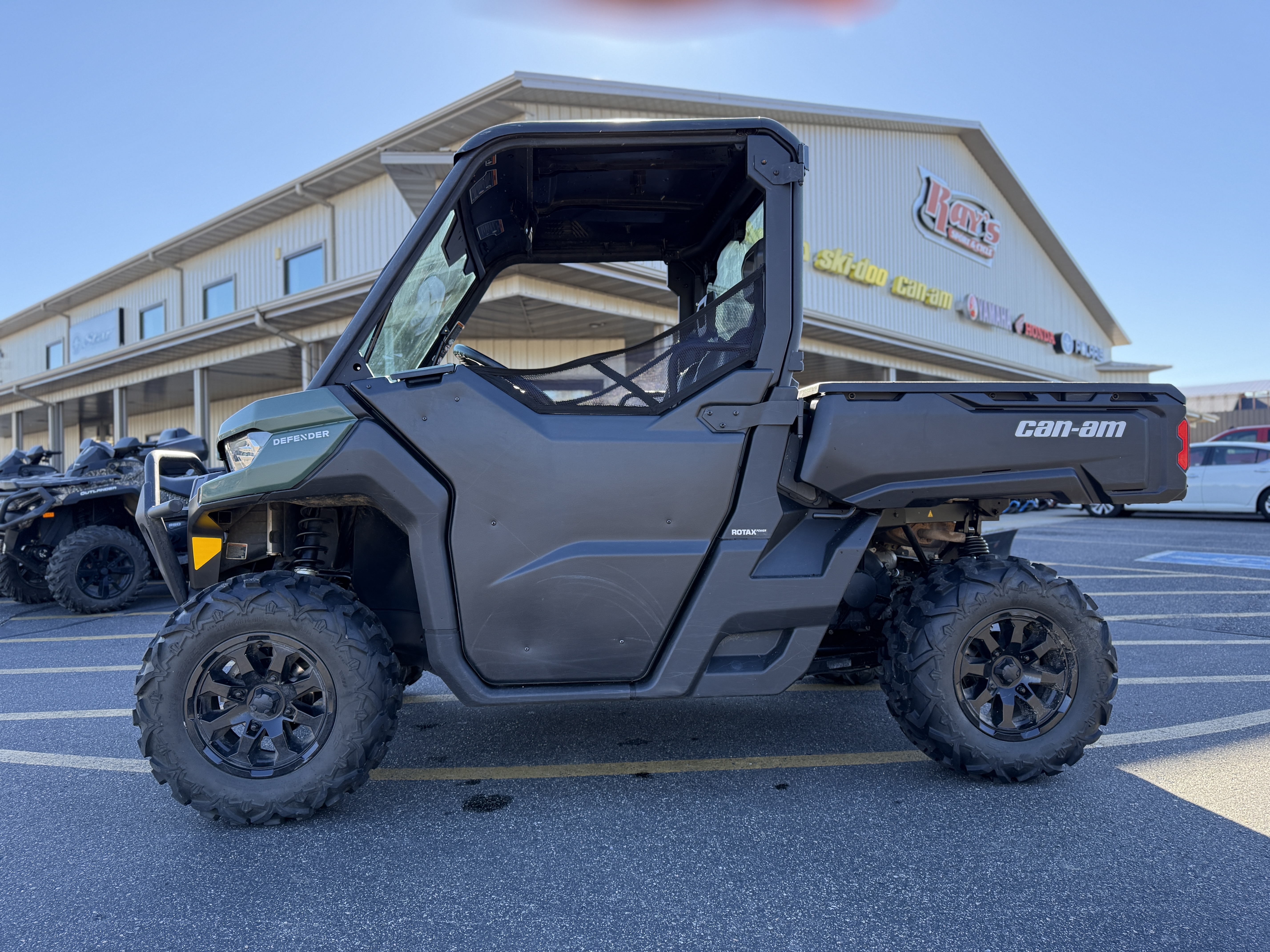 2023 Can-Am DEF DPS HD7 WITH HALF DOORS & FRONT AND REAR PANELS
