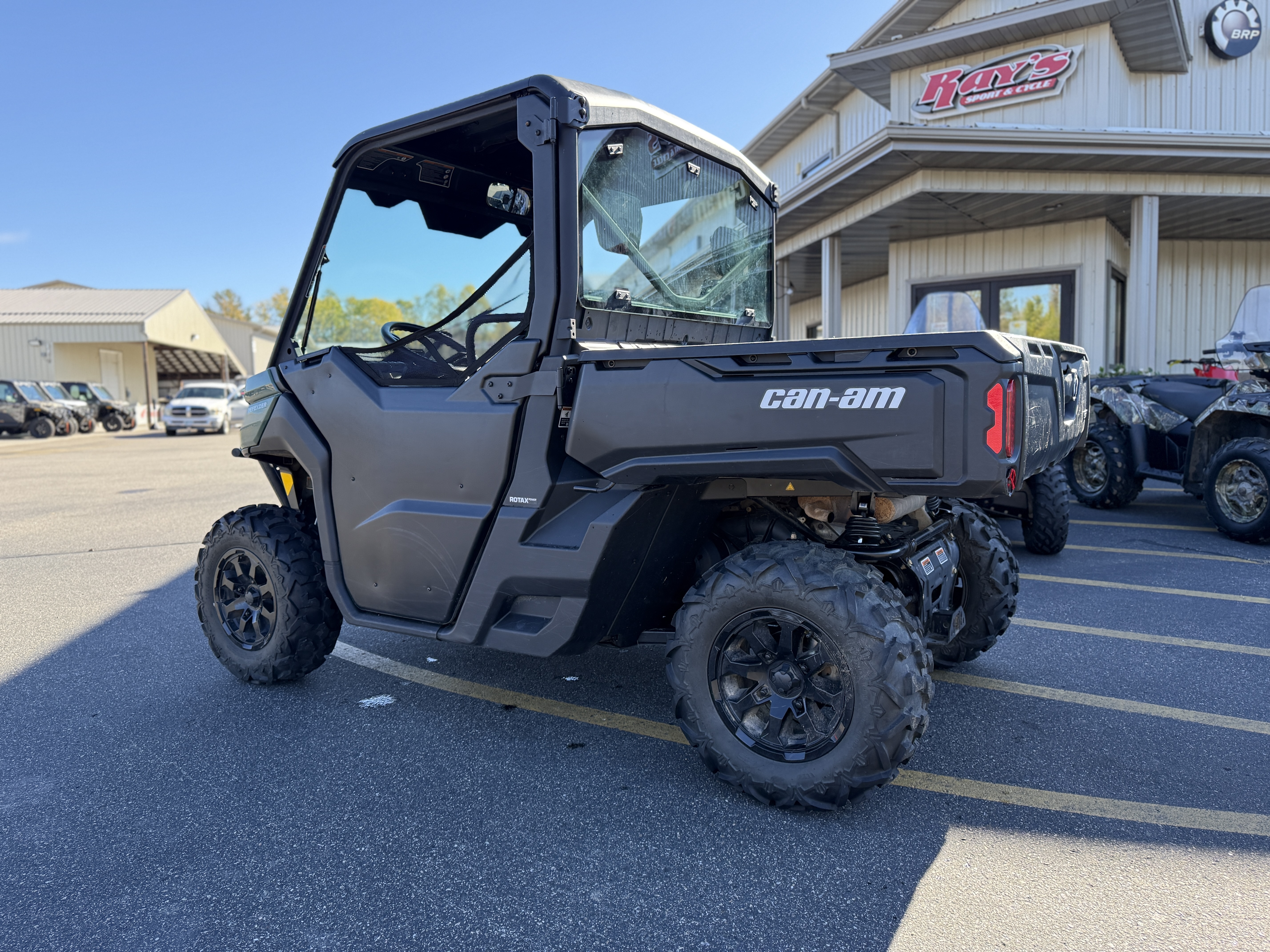 2023 Can-Am DEF DPS HD7 WITH HALF DOORS & FRONT AND REAR PANELS - Photo 7