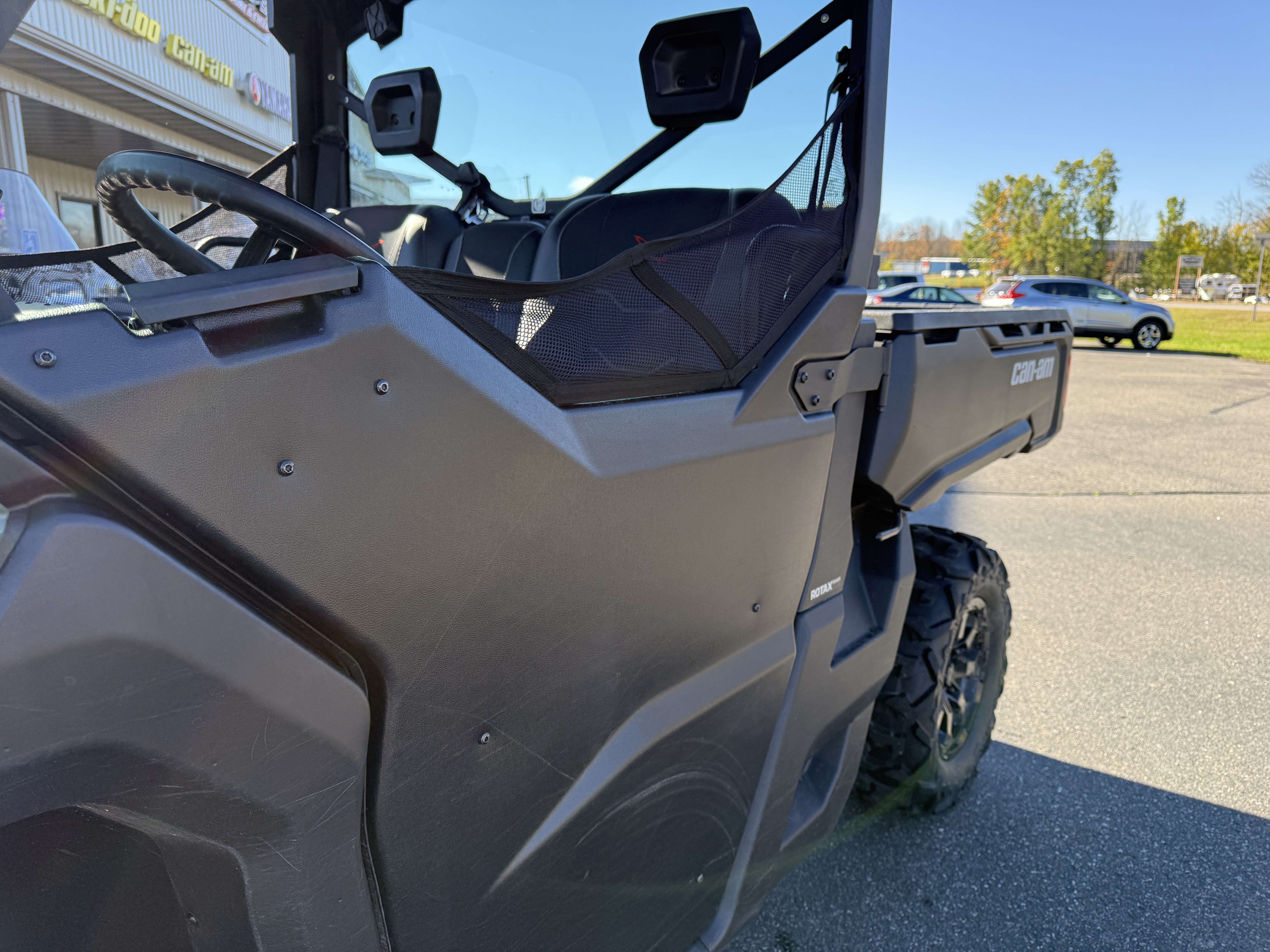 2023 Can-Am DEF DPS HD7 WITH HALF DOORS & FRONT AND REAR PANELS - Photo 11