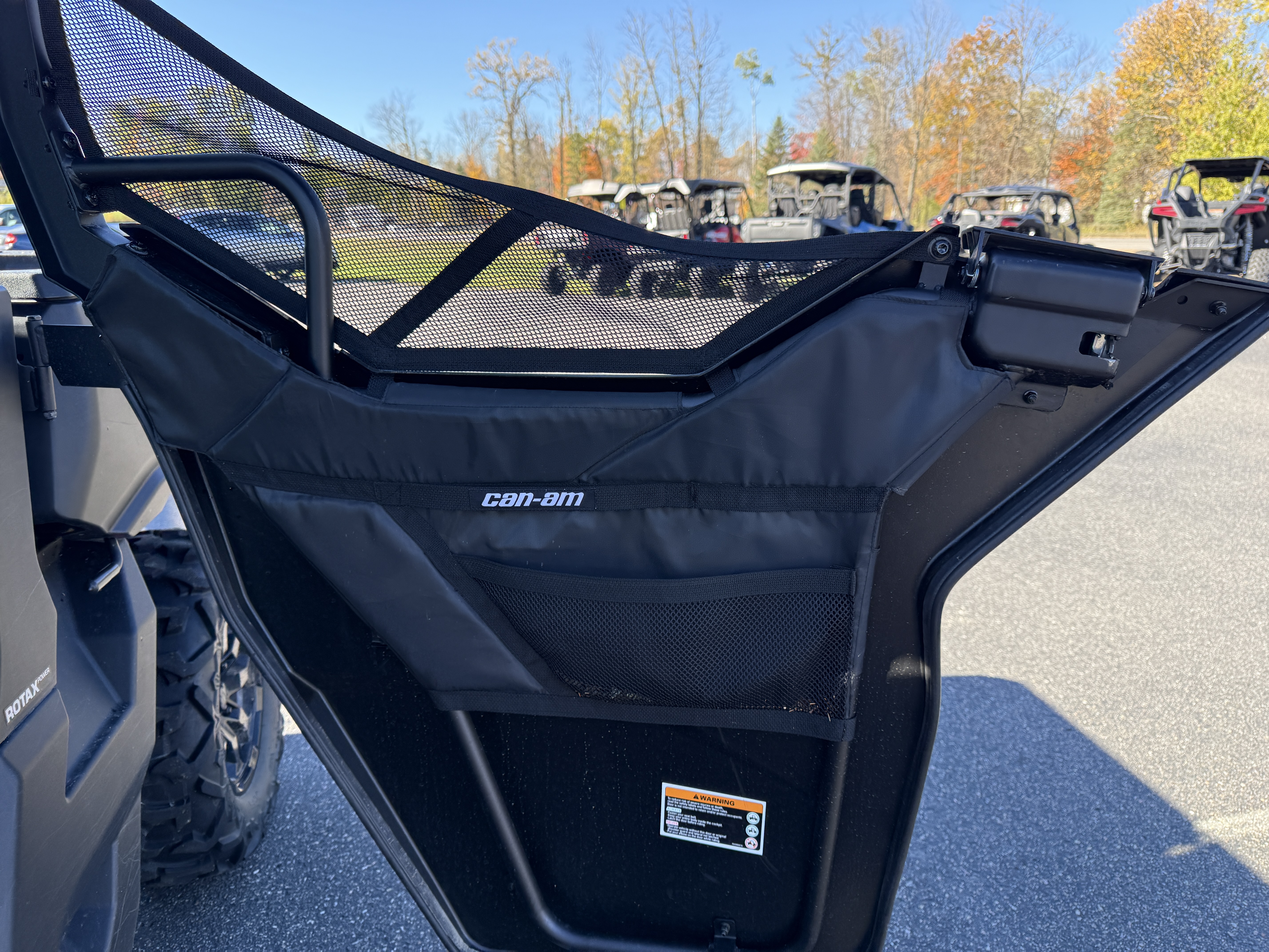 2023 Can-Am DEF DPS HD7 WITH HALF DOORS & FRONT AND REAR PANELS - Photo 12