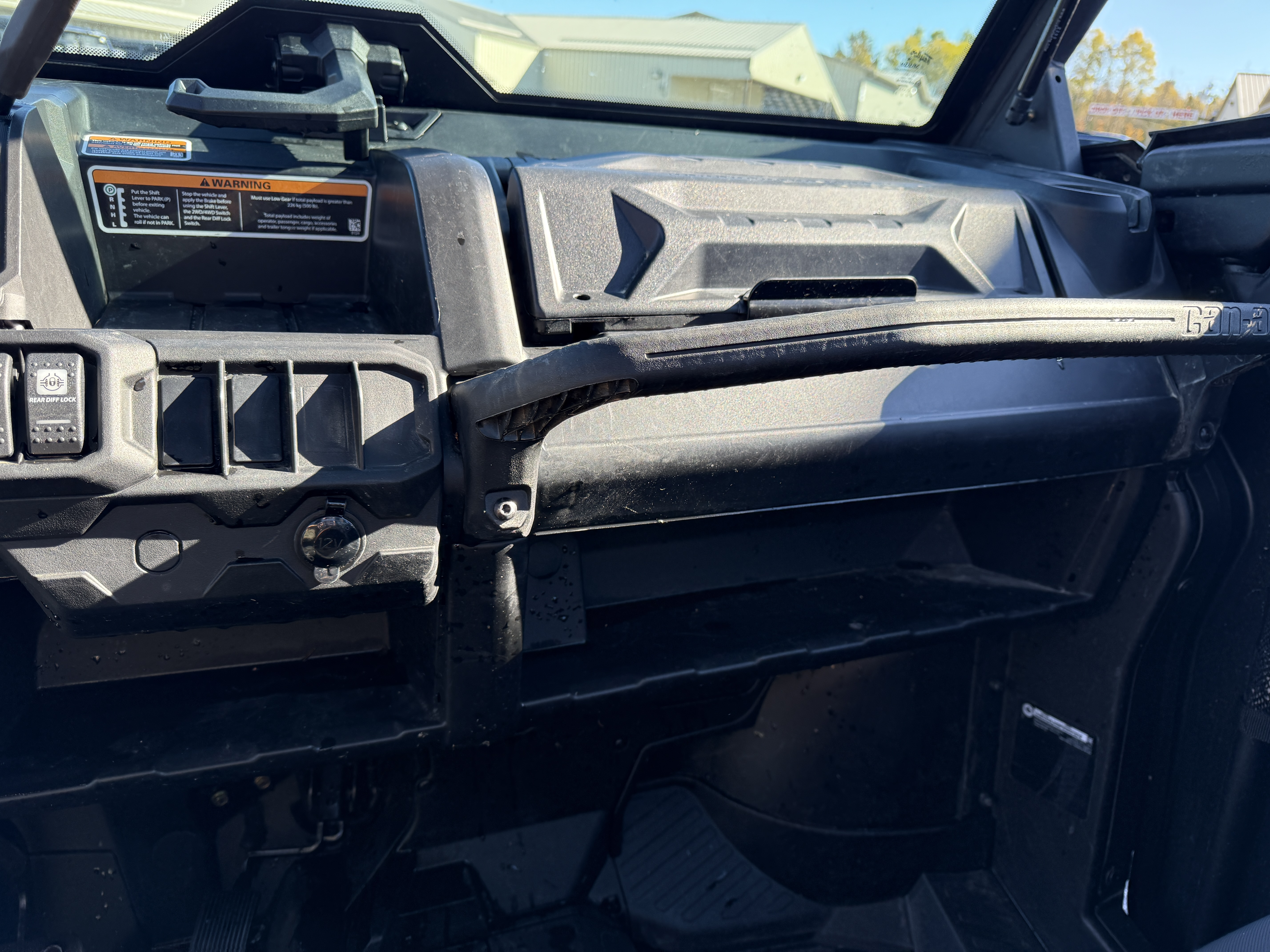 2023 Can-Am DEF DPS HD7 WITH HALF DOORS & FRONT AND REAR PANELS - Photo 14