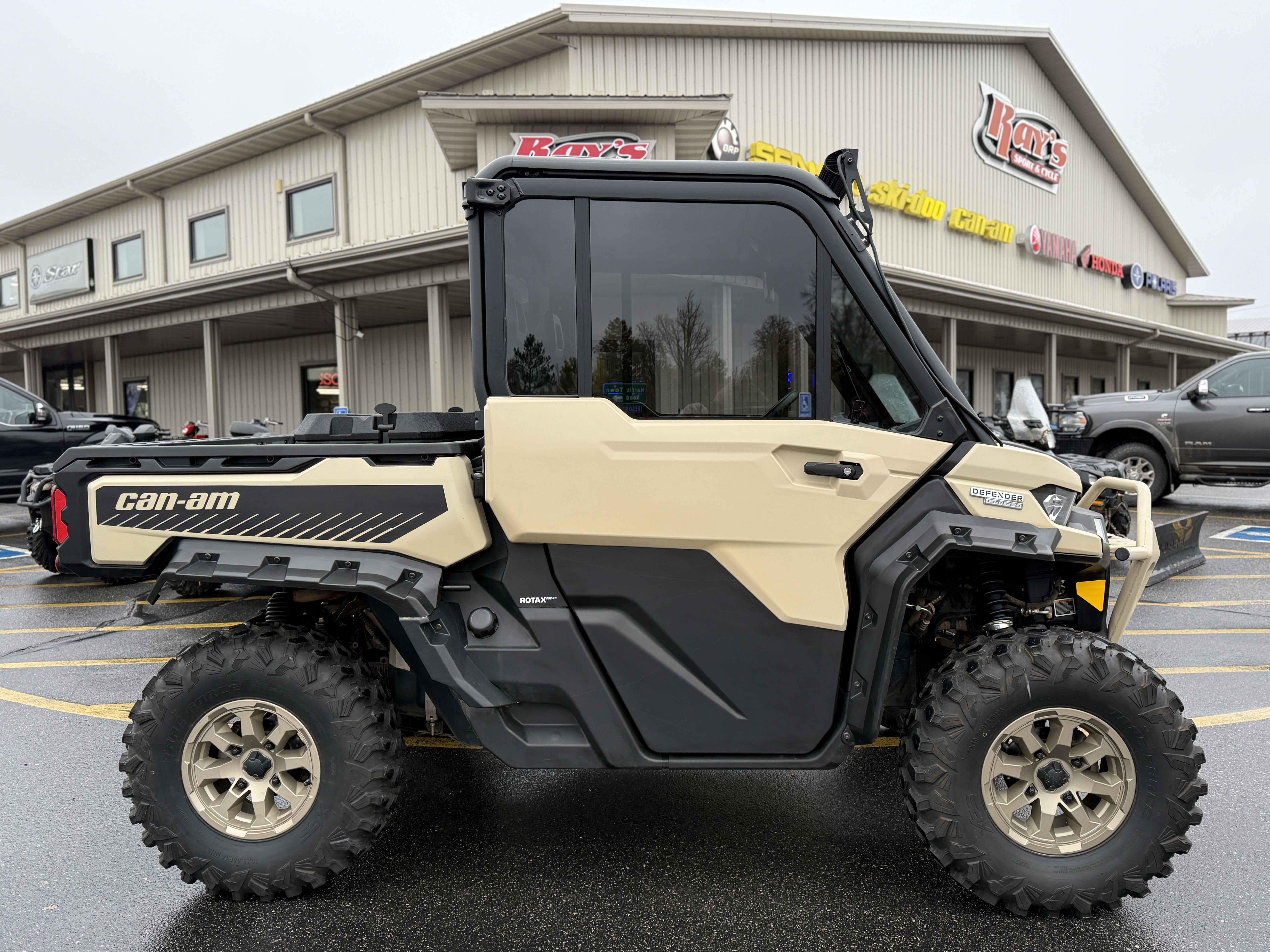2025 Can-Am DEFENDER LIMITED HD10