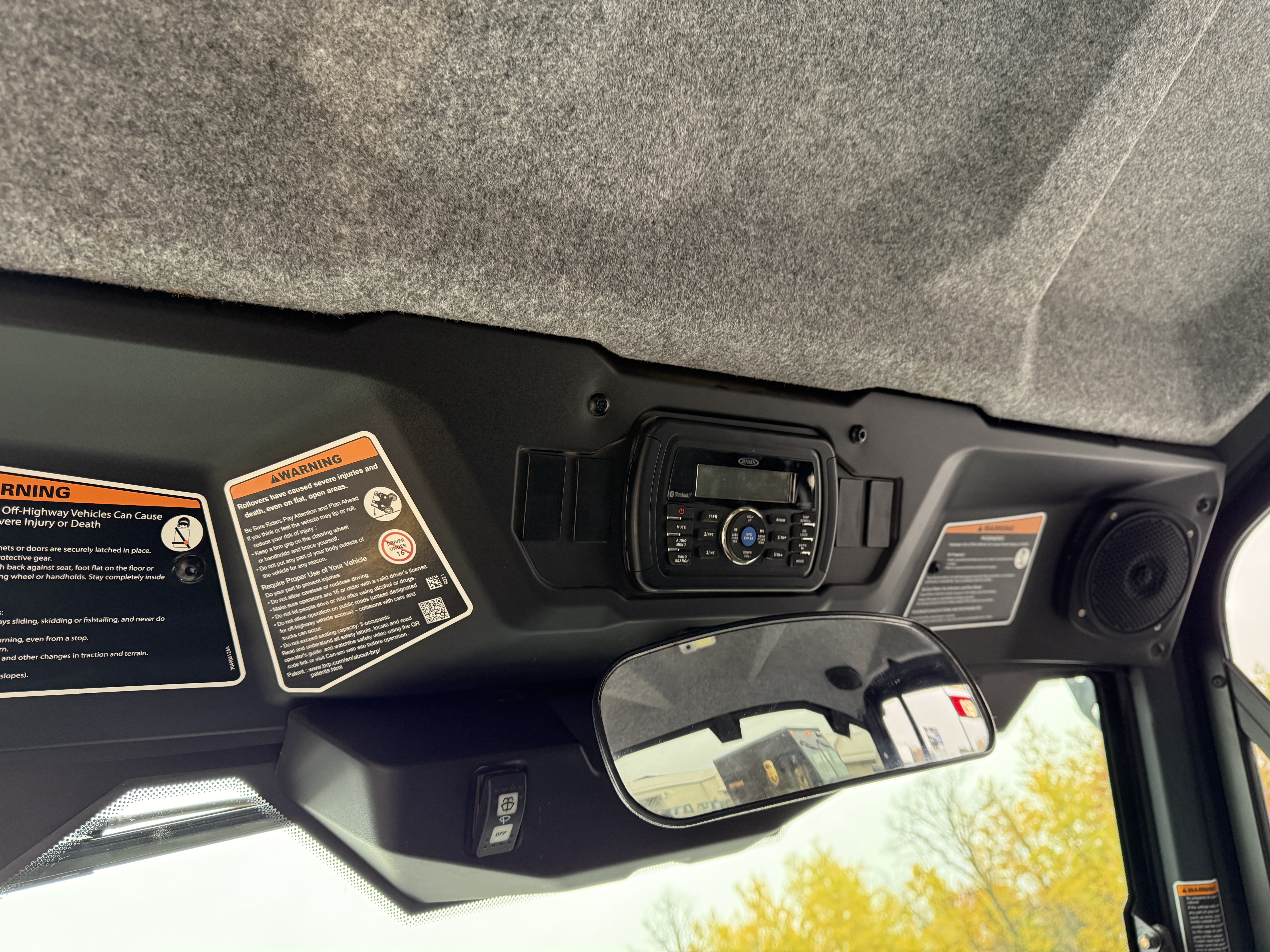 2025 Can-Am DEFENDER LIMITED HD10 - Photo 13