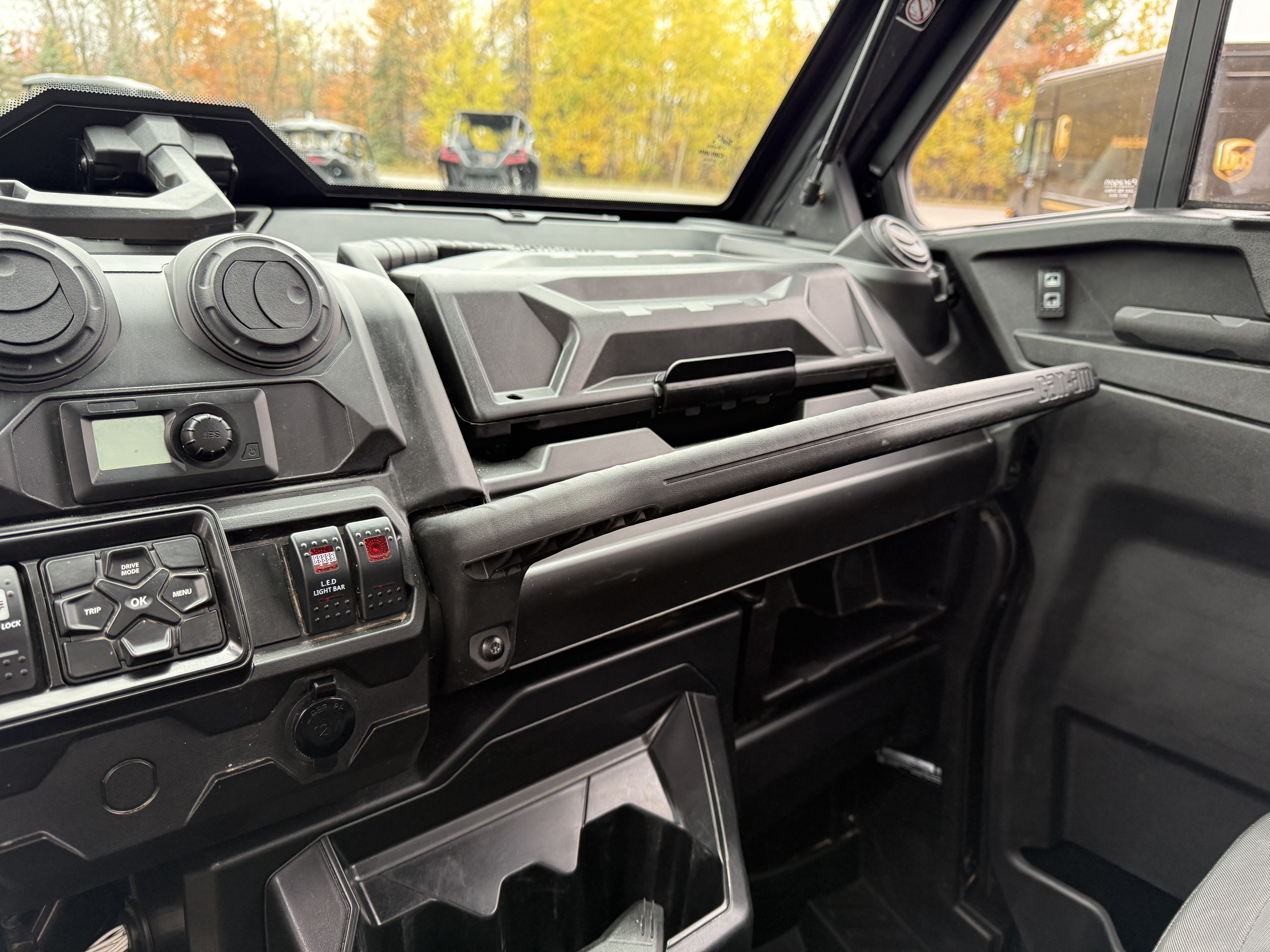 2025 Can-Am DEFENDER LIMITED HD10 - Photo 14