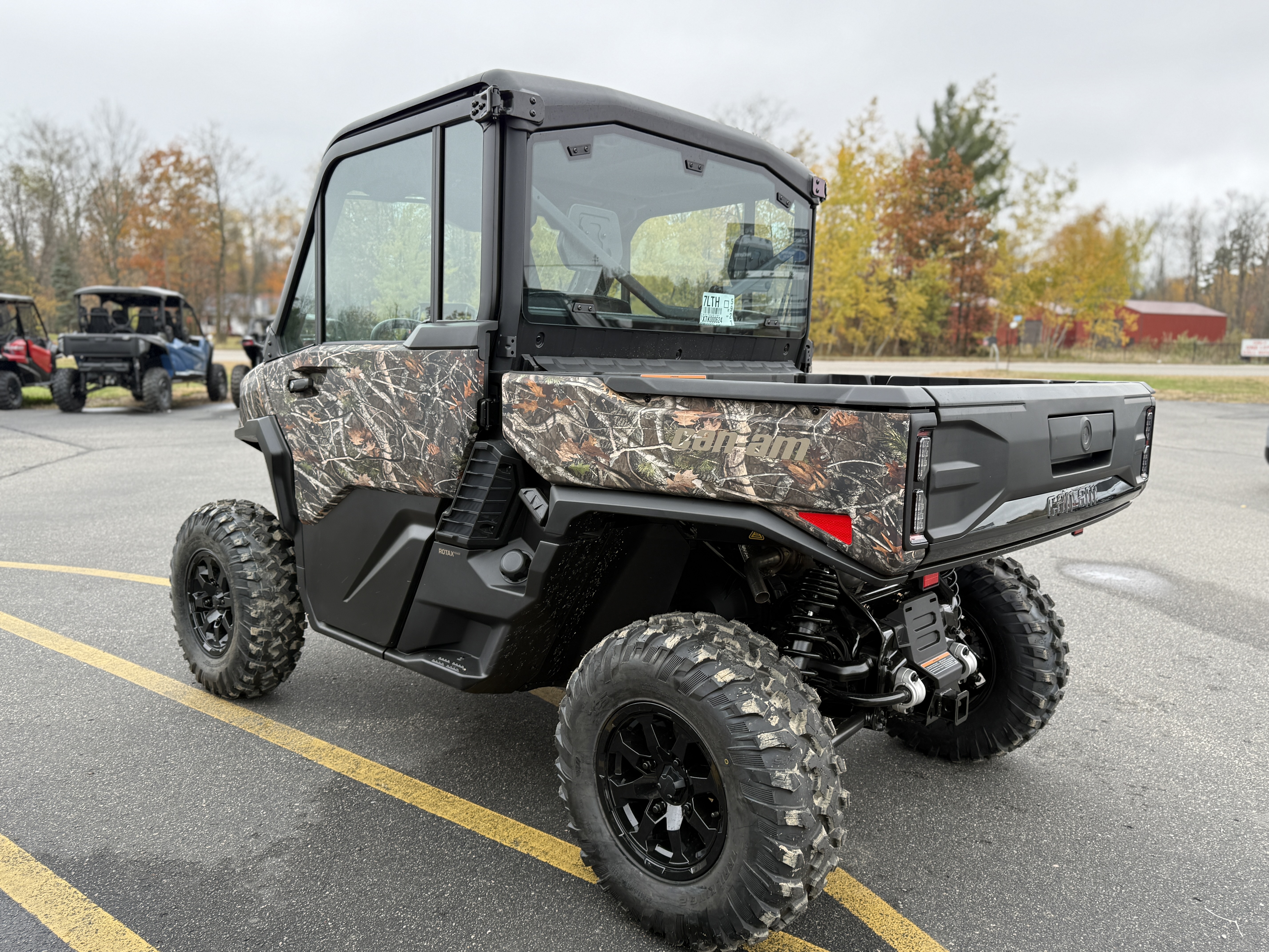 2026 Can-Am DEFENDER XT CAB HD11 - Photo 4