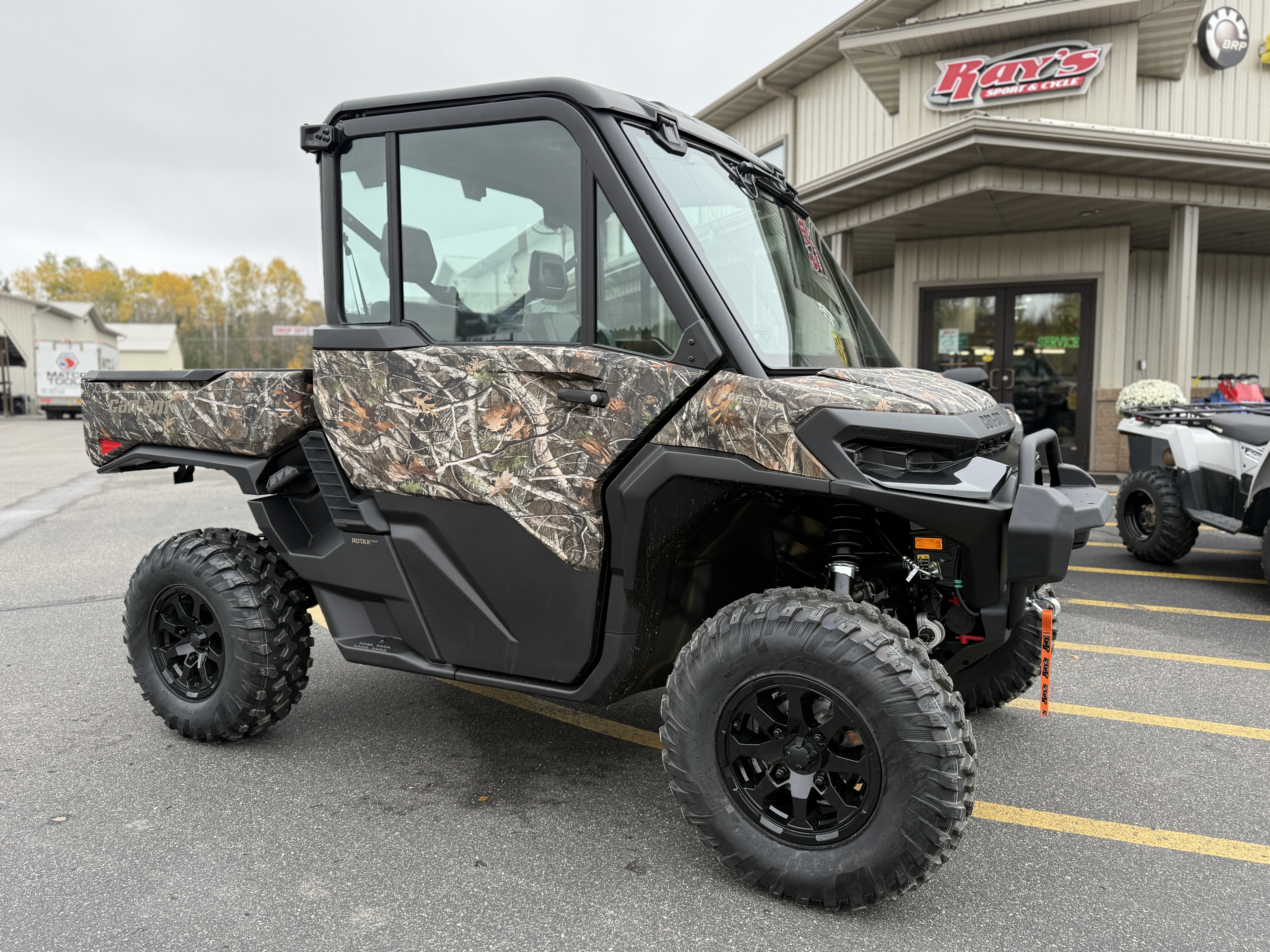 2026 Can-Am DEFENDER XT CAB HD11 - Photo 7