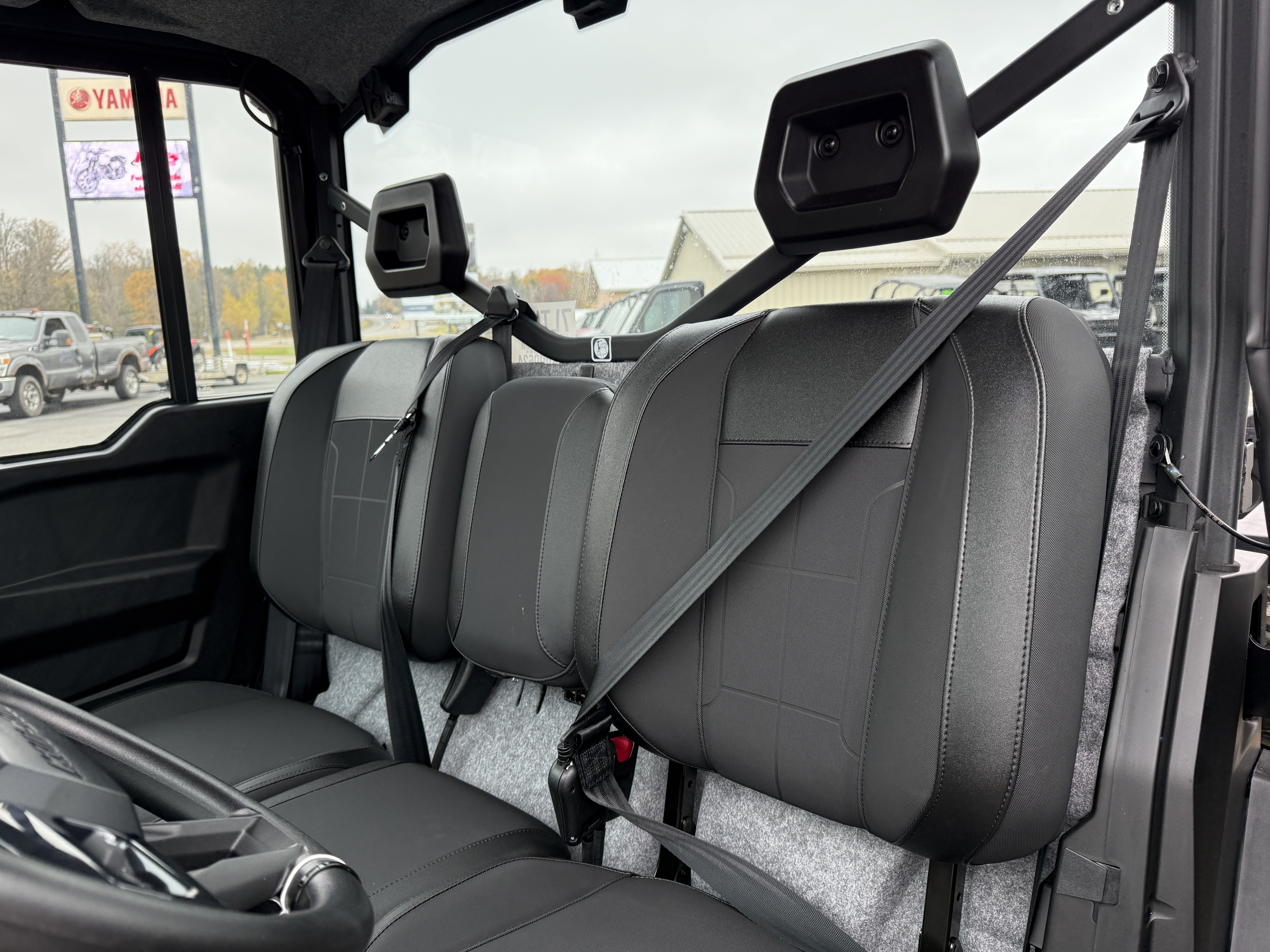 2026 Can-Am DEFENDER XT CAB HD11 - Photo 12