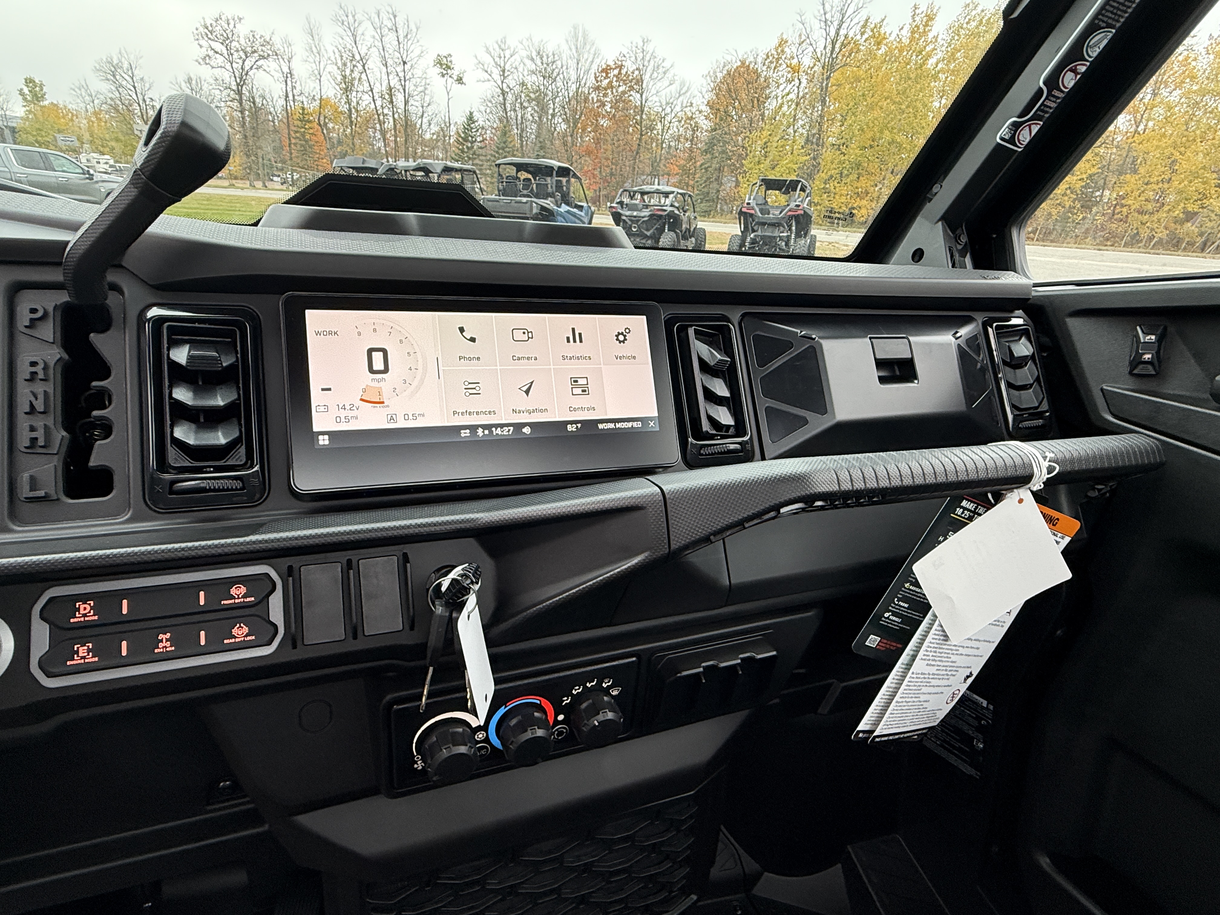 2026 Can-Am DEFENDER XT CAB HD11 - Photo 16