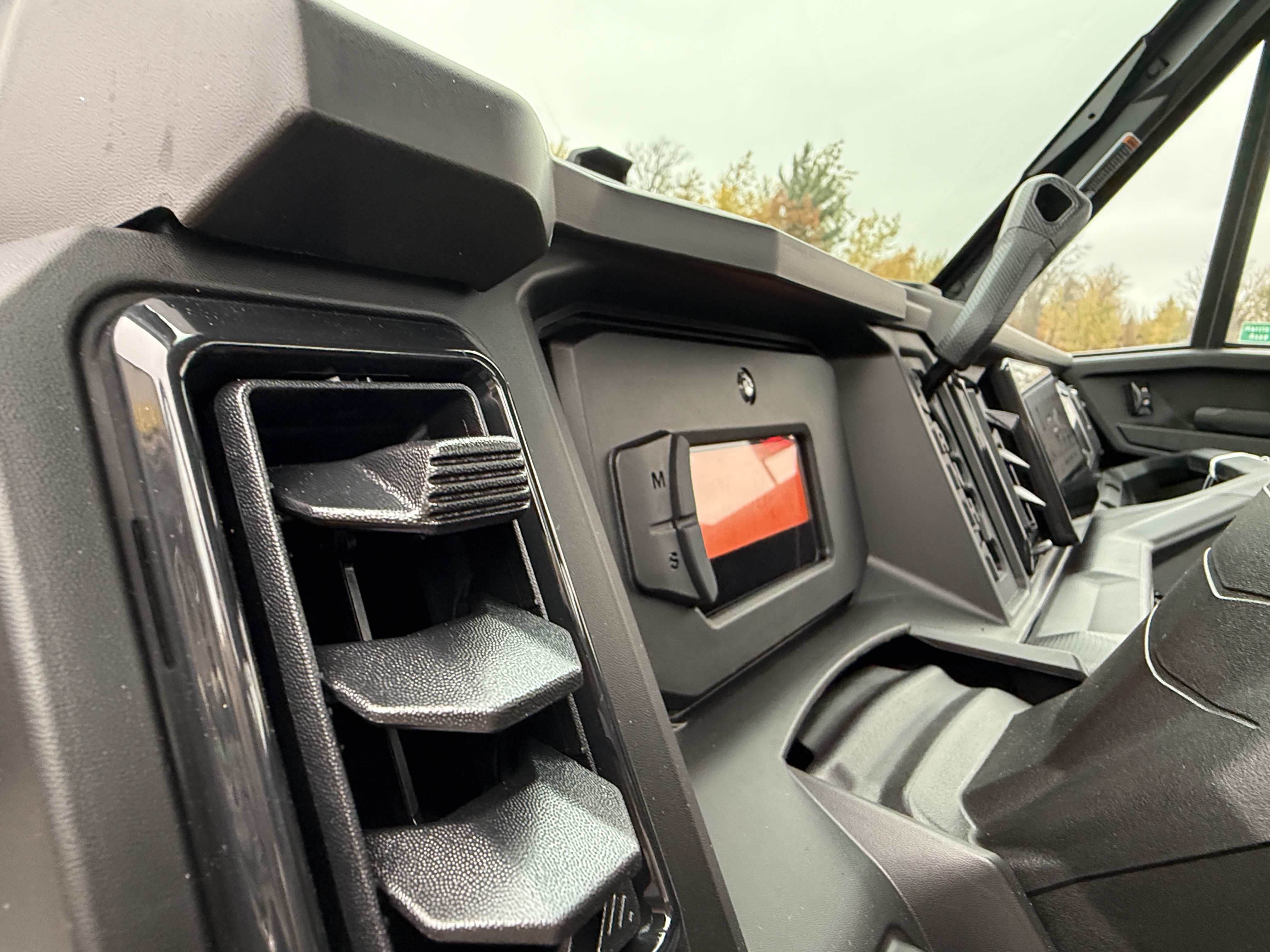2026 Can-Am DEFENDER XT CAB HD11 - Photo 19
