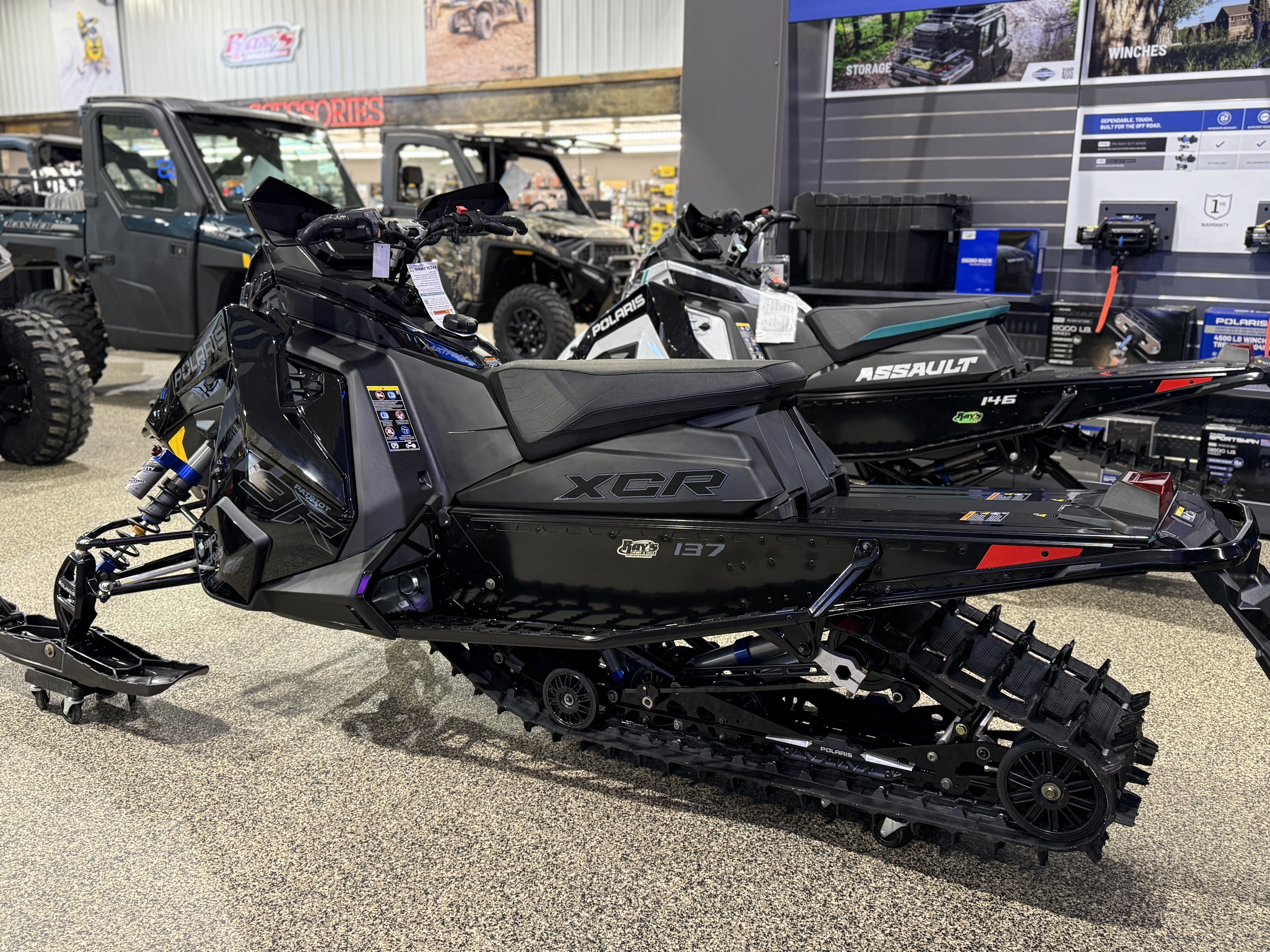 2026 Polaris INDY XCR 137 PATRIOT 9R - Photo 2