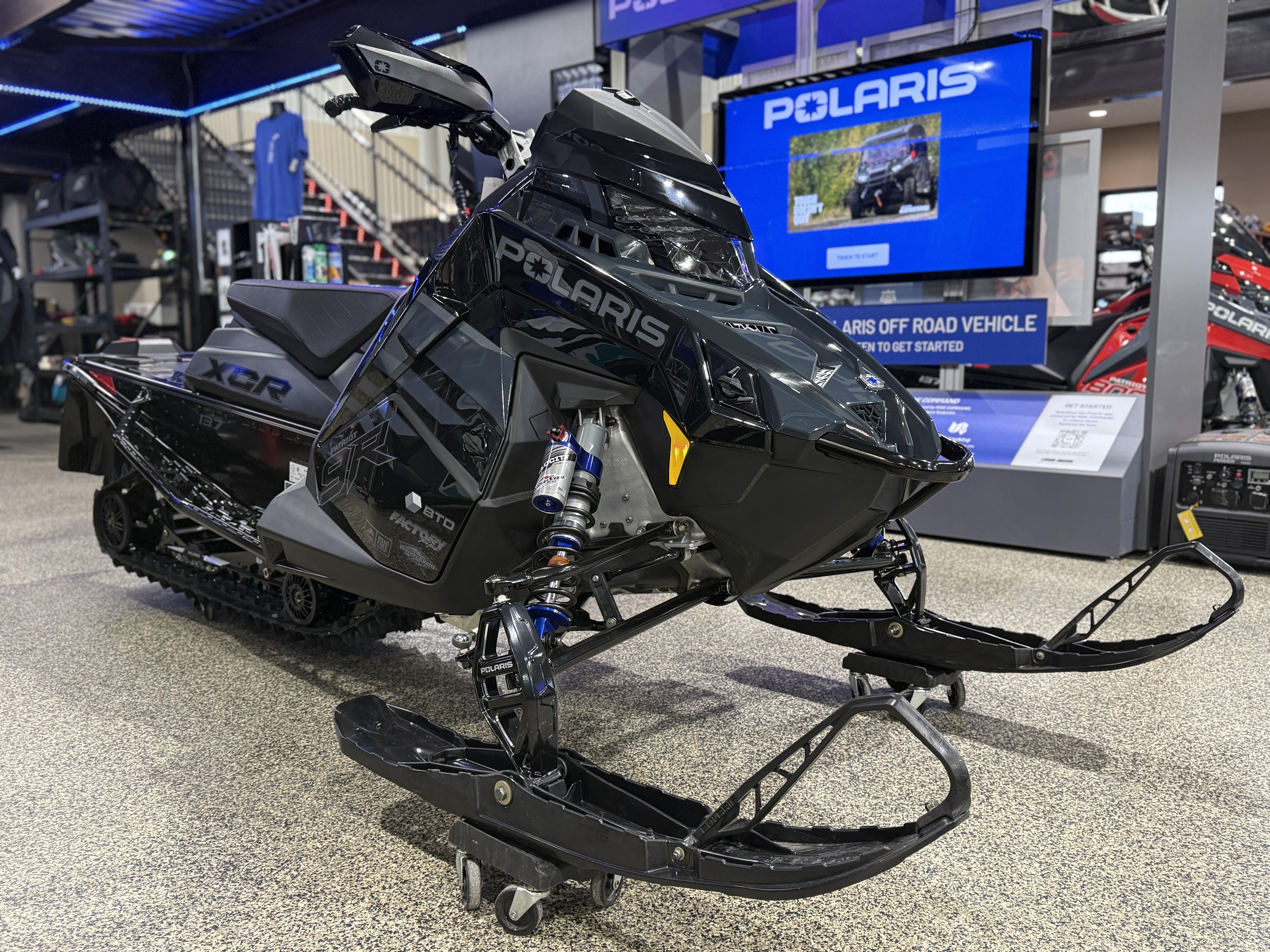 2026 Polaris INDY XCR 137 PATRIOT 9R - Photo 6