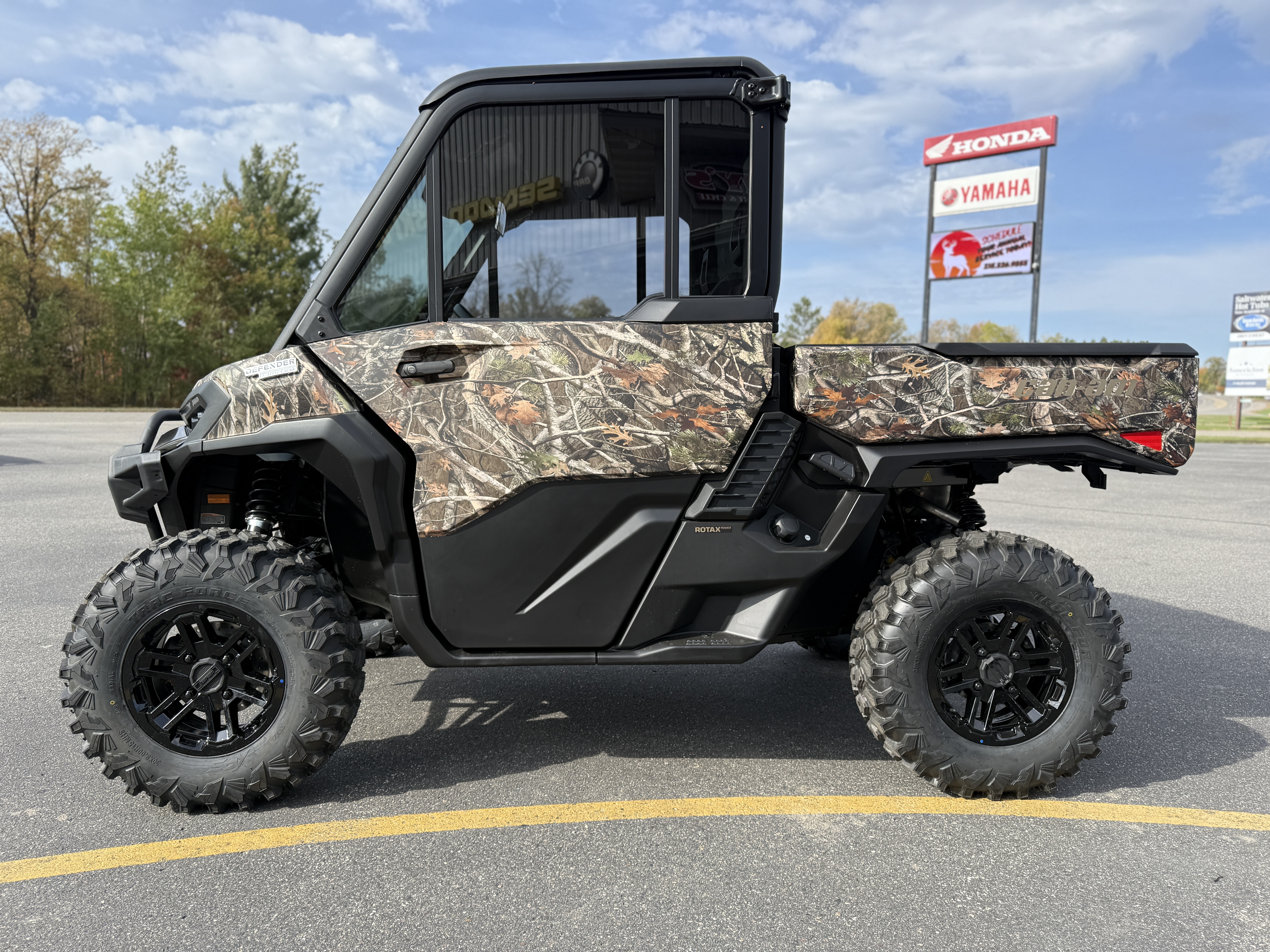 2026 Can-Am DEFENDER LIMITED HD11 - Photo 3
