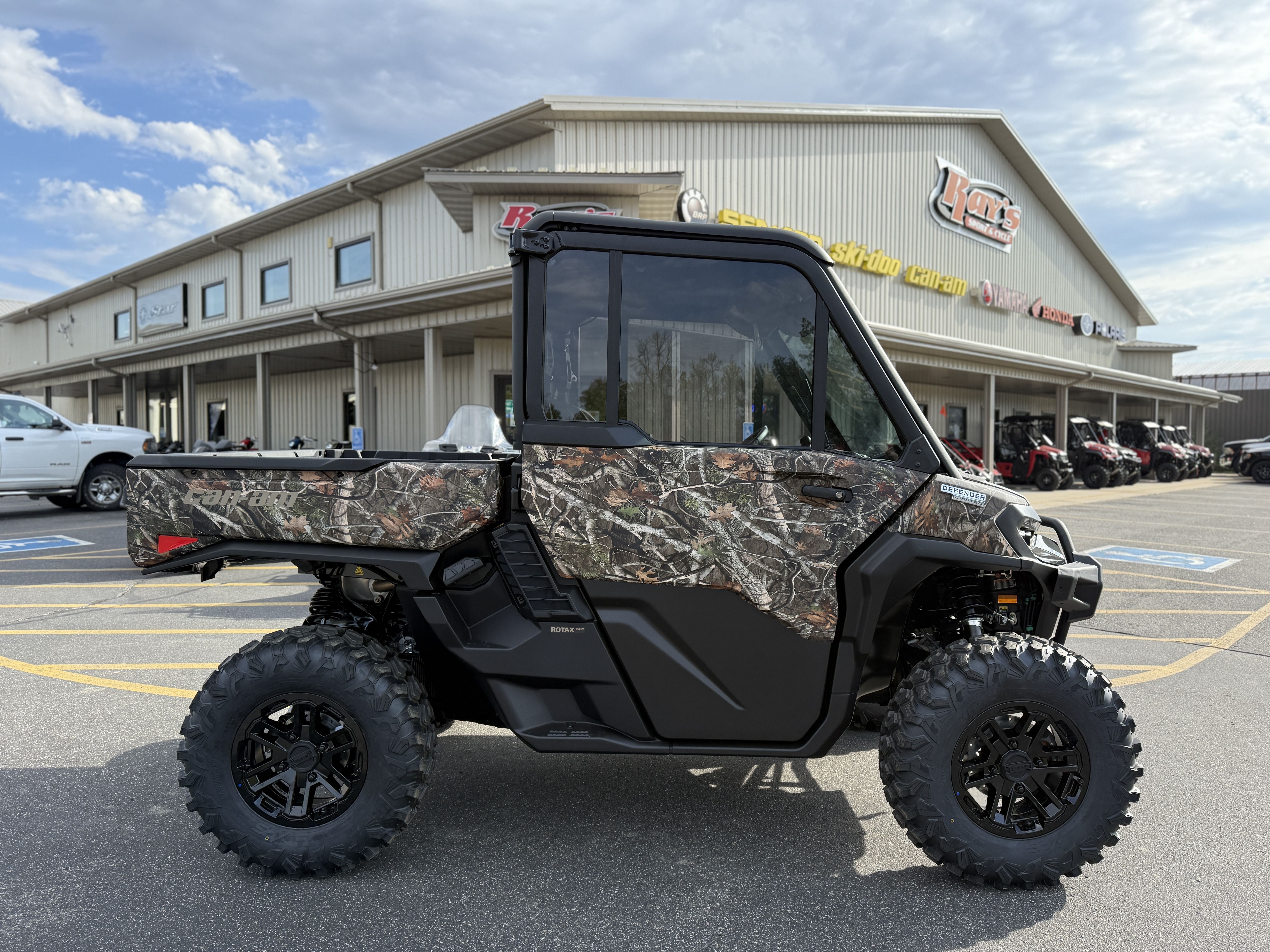 2026 Can-Am DEFENDER LIMITED HD11