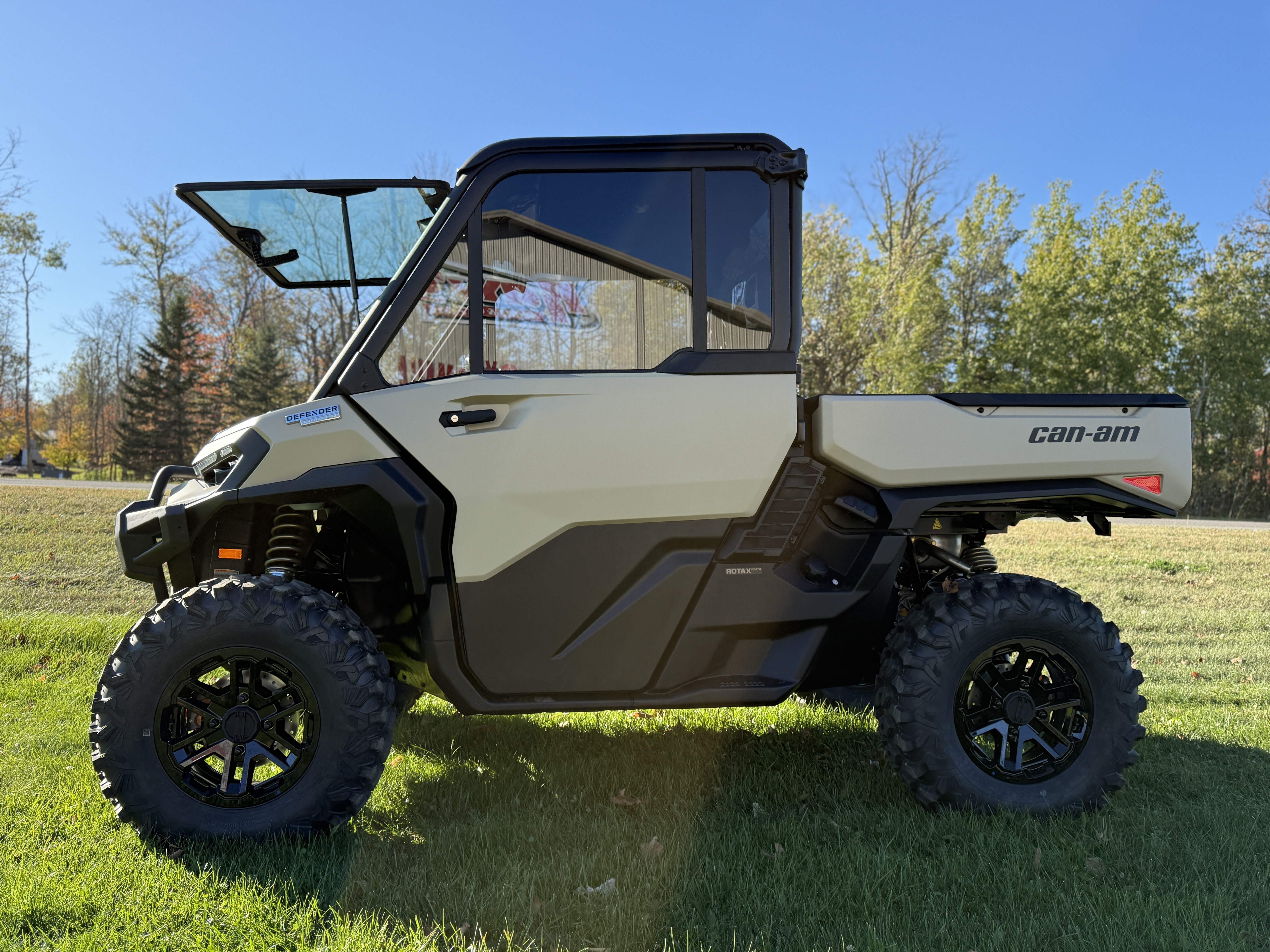 2026 Can-Am DEFENDER LIMITED HD11 - Photo 3